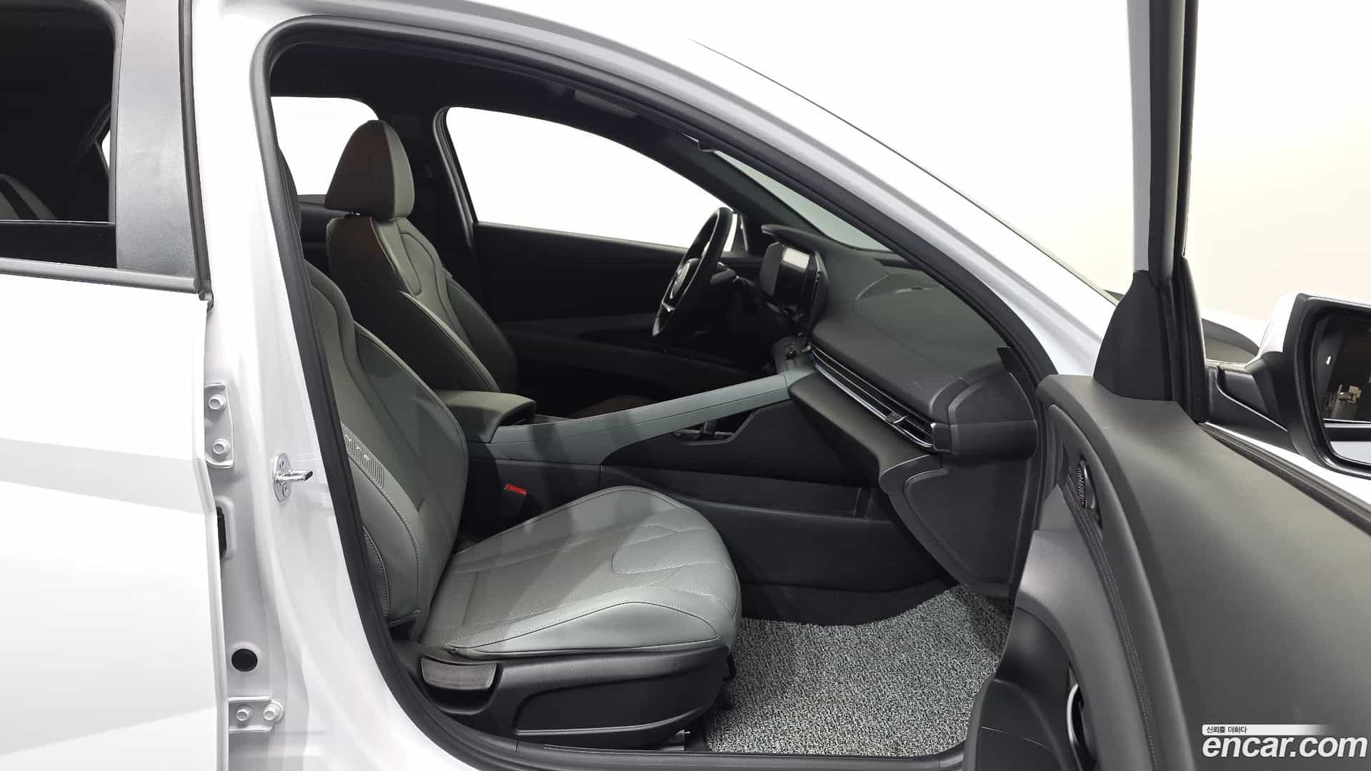 AVANTE Hyundai 2025.8-OPTION-015