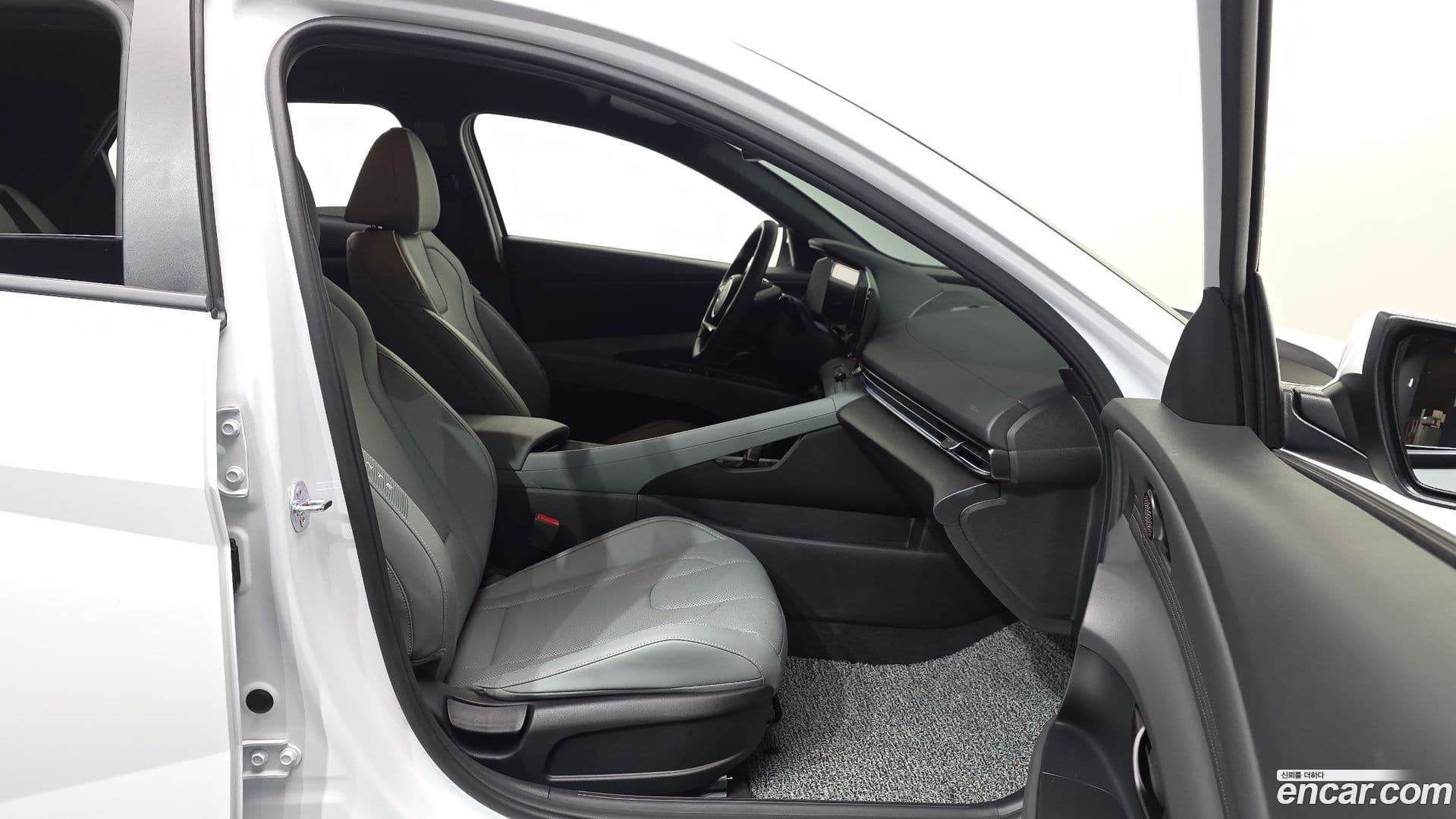 Main__Slider__Photo:AVANTE Hyundai 2025.8-10