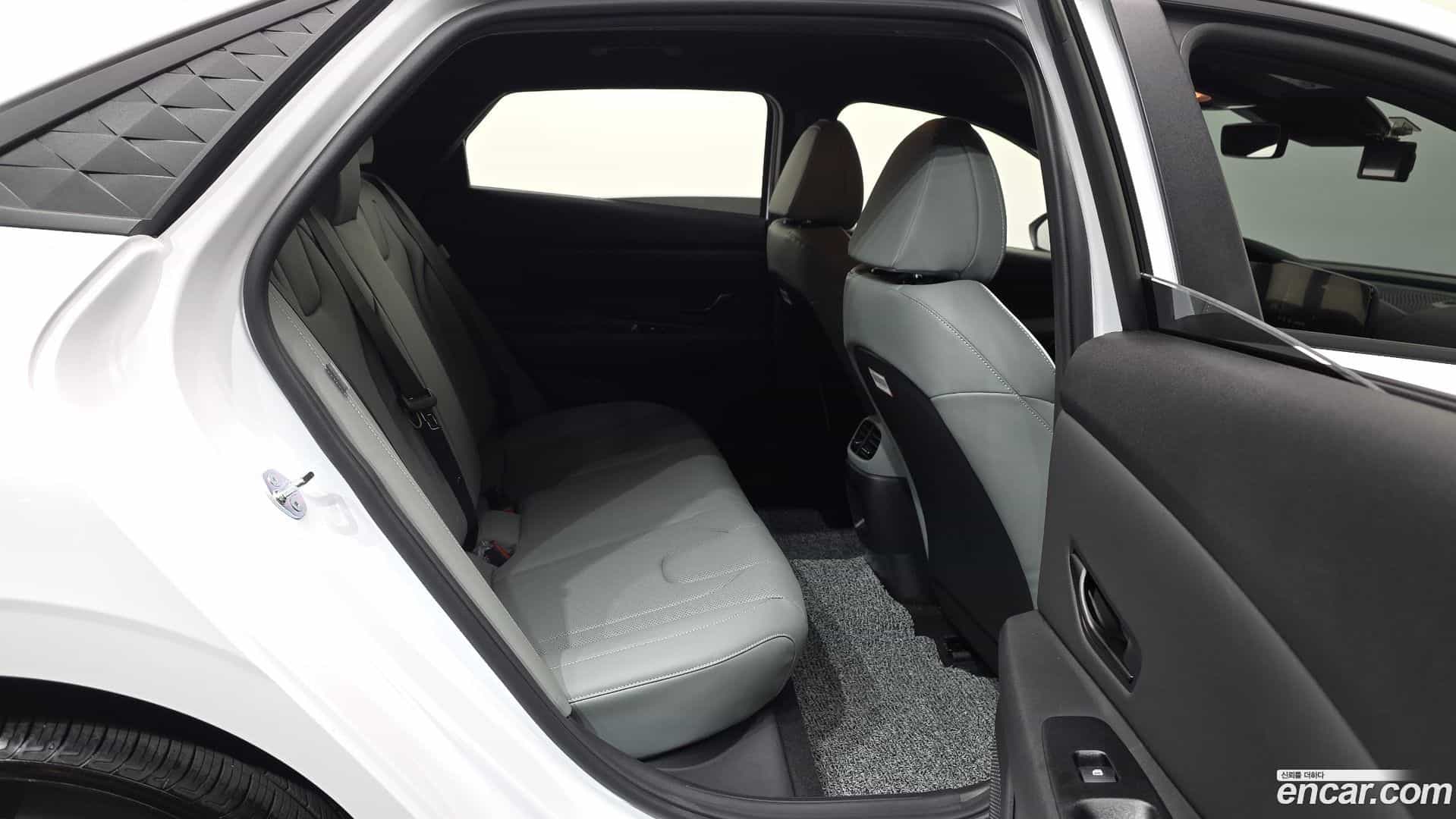 AVANTE Hyundai 2025.8-OPTION-016