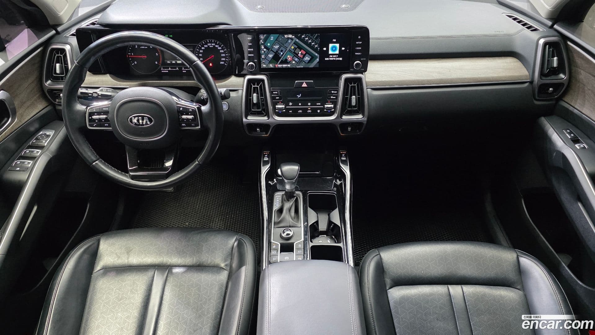 Main__Slider__Photo:Sorento Kia 2020.9-6