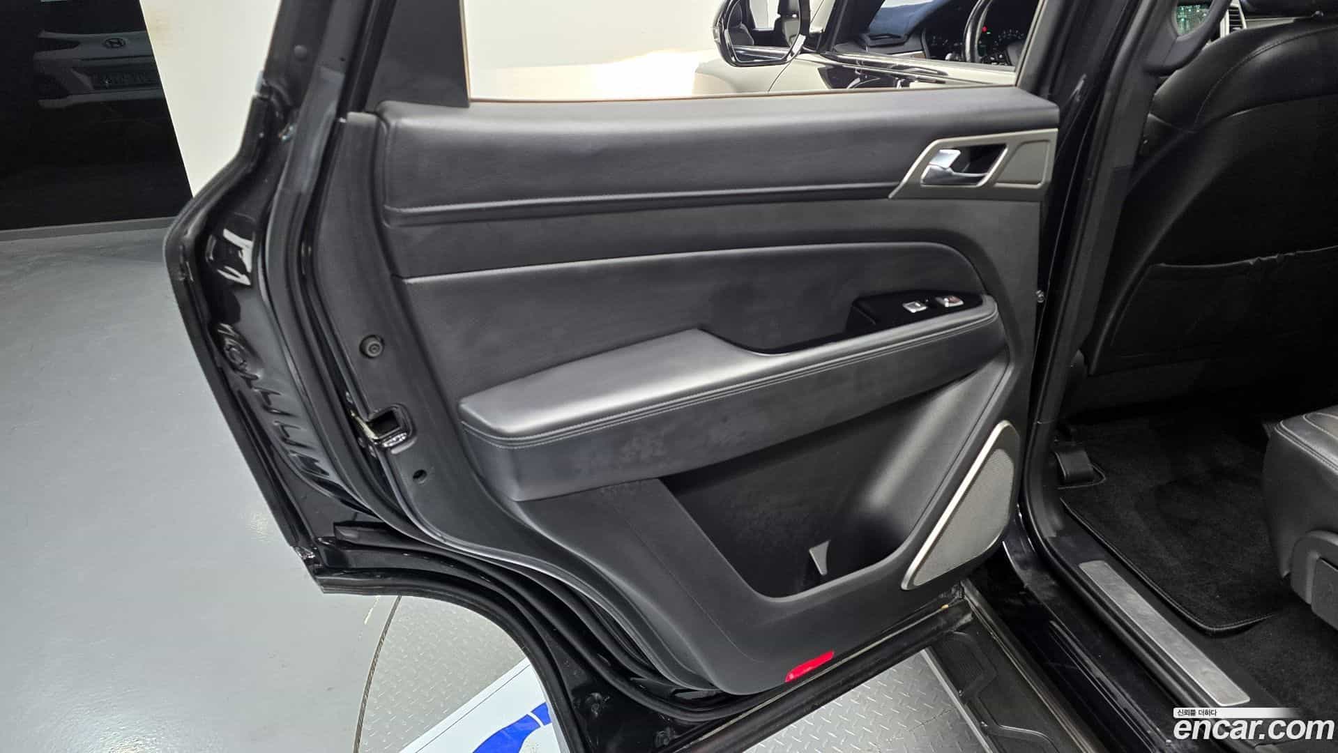 Rexton KG Mobility 2017.11-INNER-035