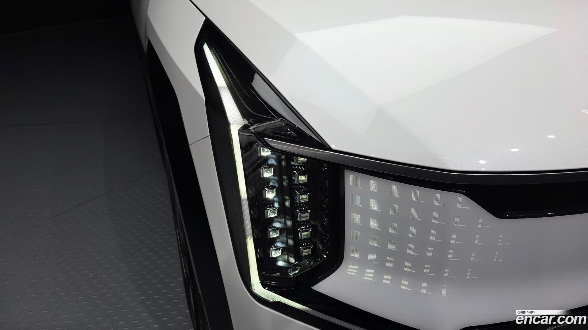 Main__Slider__Photo:EV9 Kia 2023.11-21