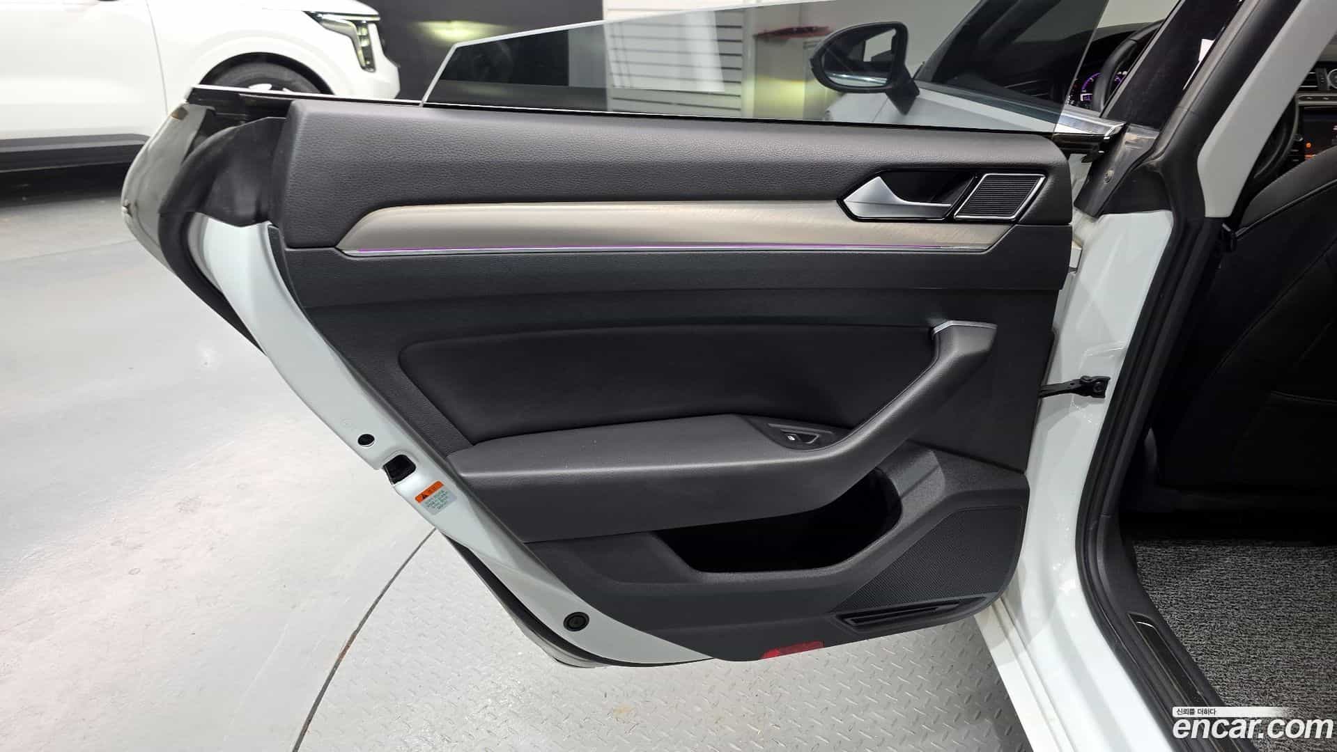 Arteon Volkswagen 2020.11-INNER-035