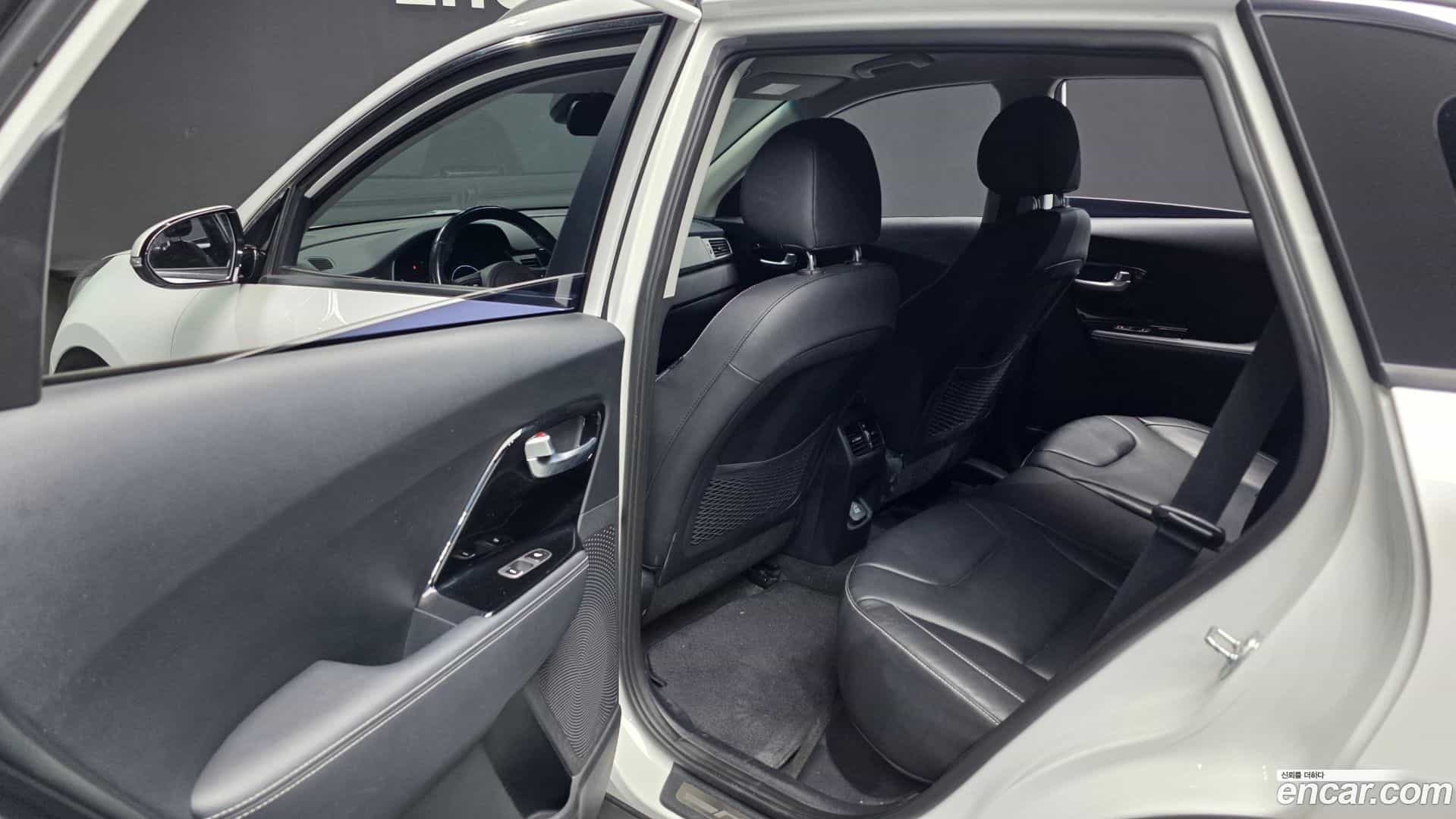 Niro Kia 2021.2-INNER-036