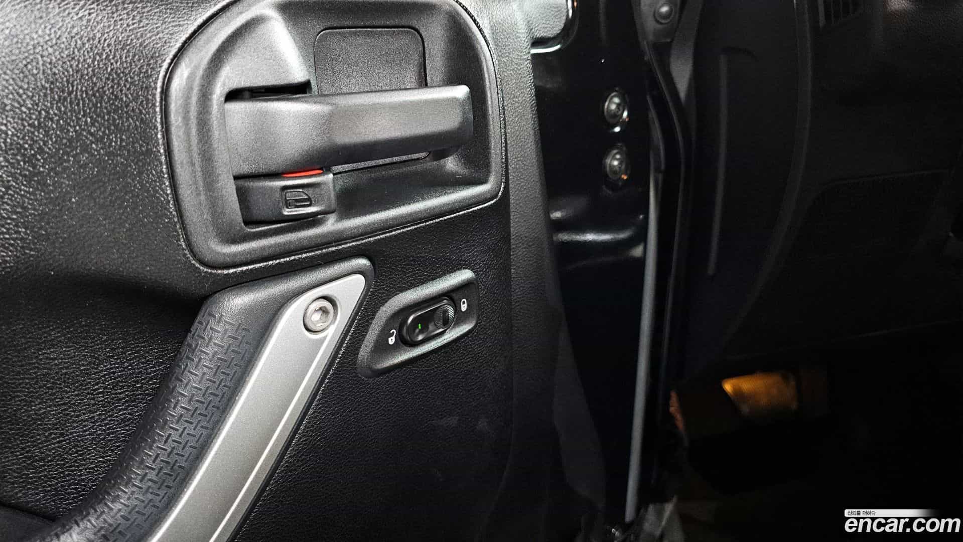 Wrangler Jeep 2013.6-OPTION-017