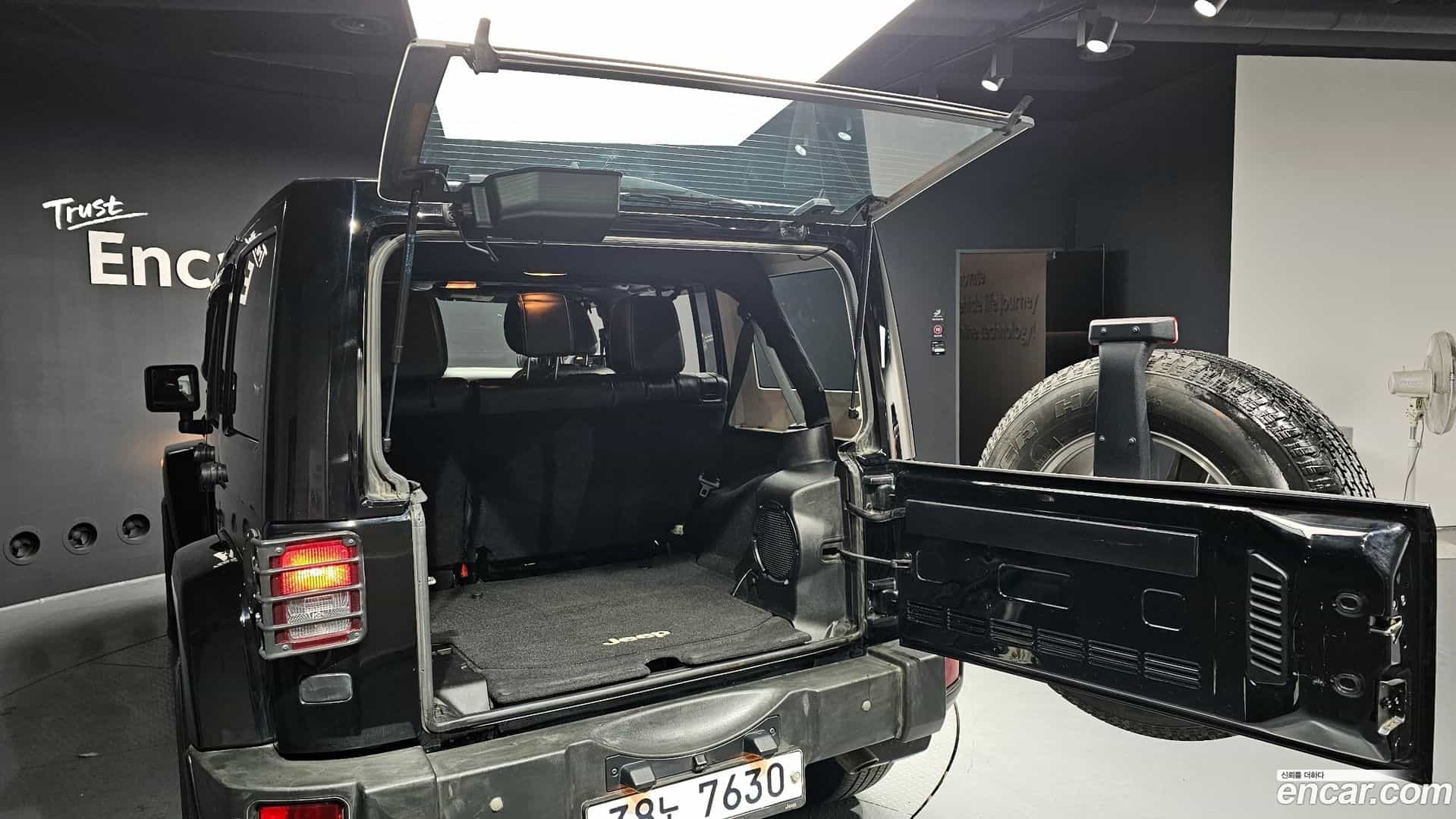 Wrangler Jeep 2013.6-OPTION-024