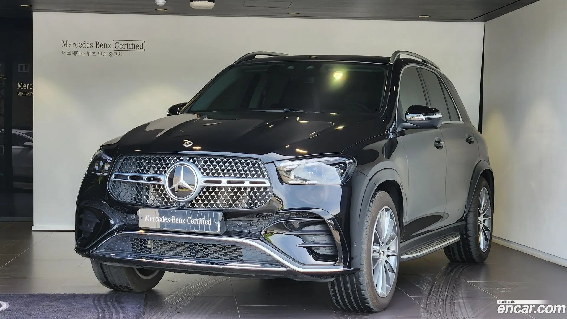 Main__Slider__Photo:GLE-Class Mercedes-Benz 2025.3-0