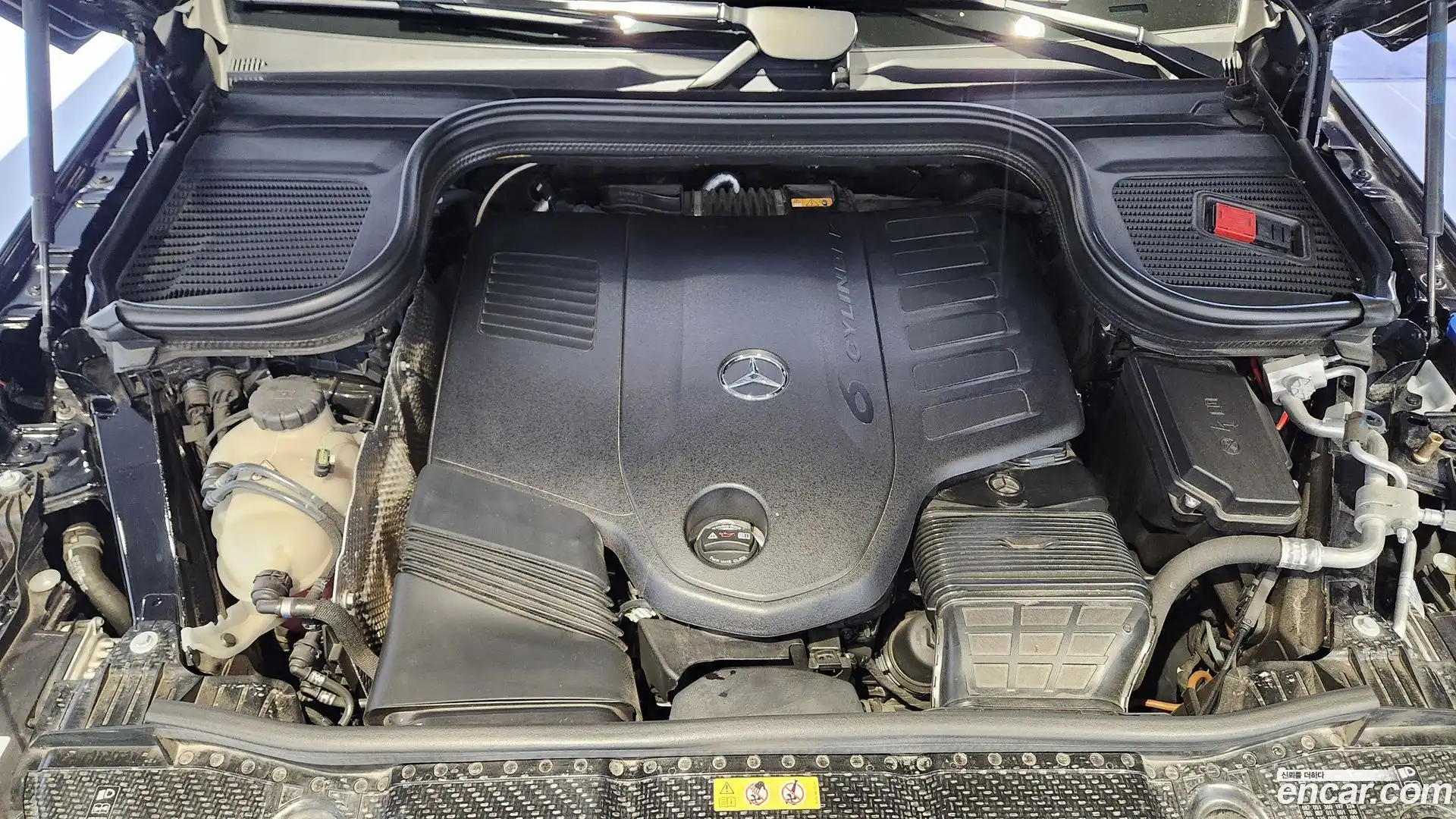 GLE-Class Mercedes-Benz 2025.3-OUTER-006