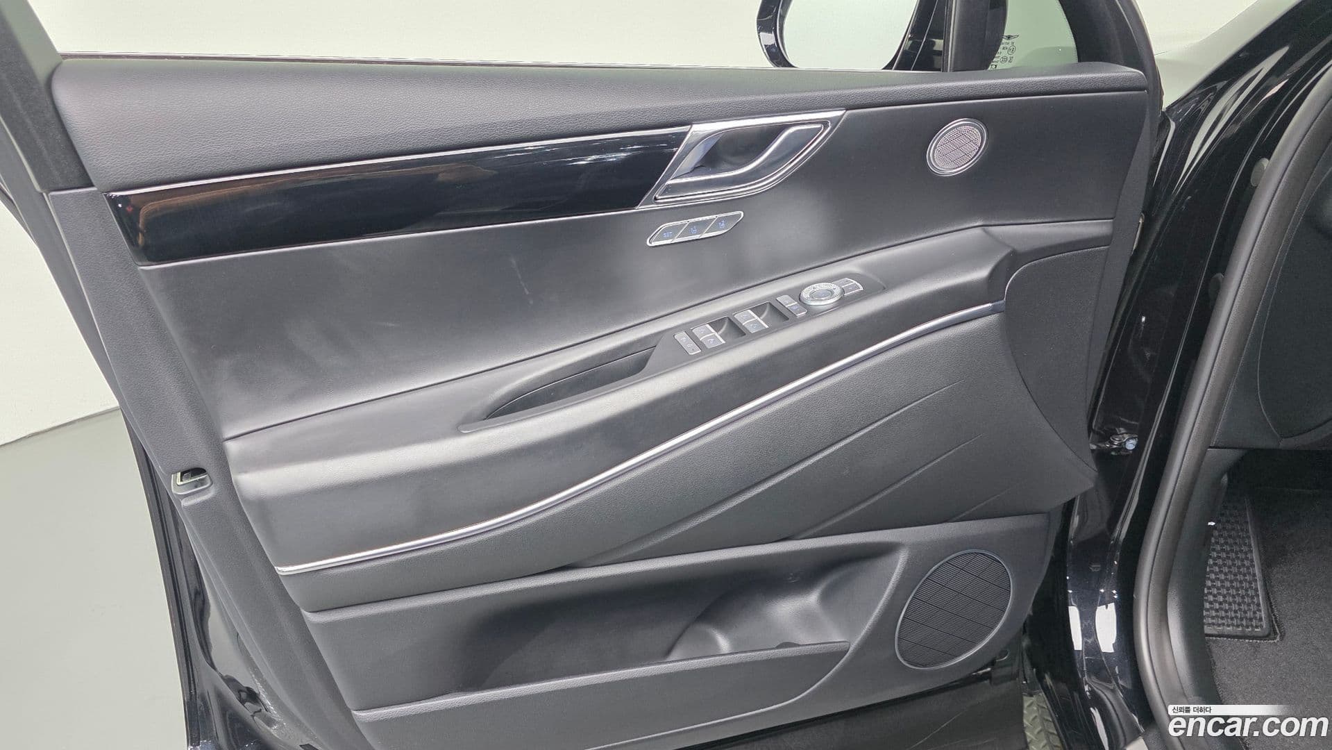 Main__Slider__Photo:GV80 Genesis 2021.9-23