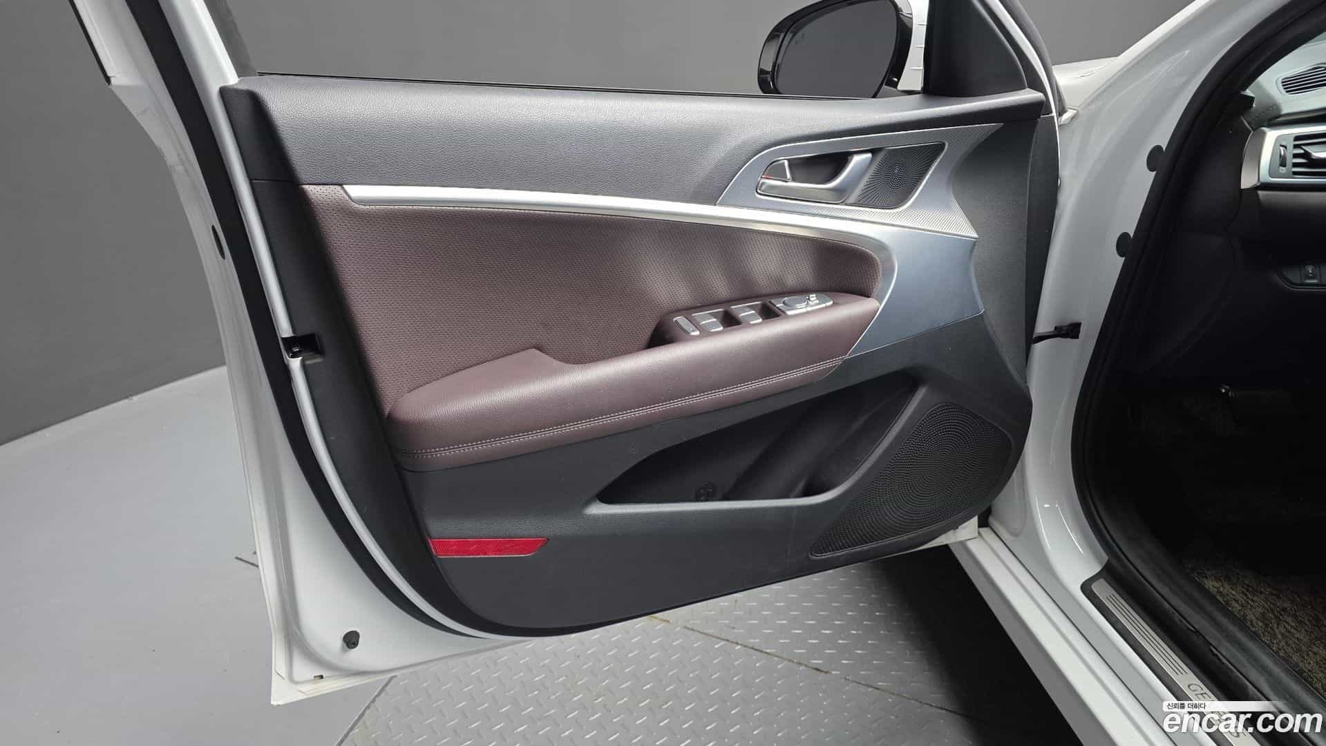 G70 Genesis 2021.3-INNER-034