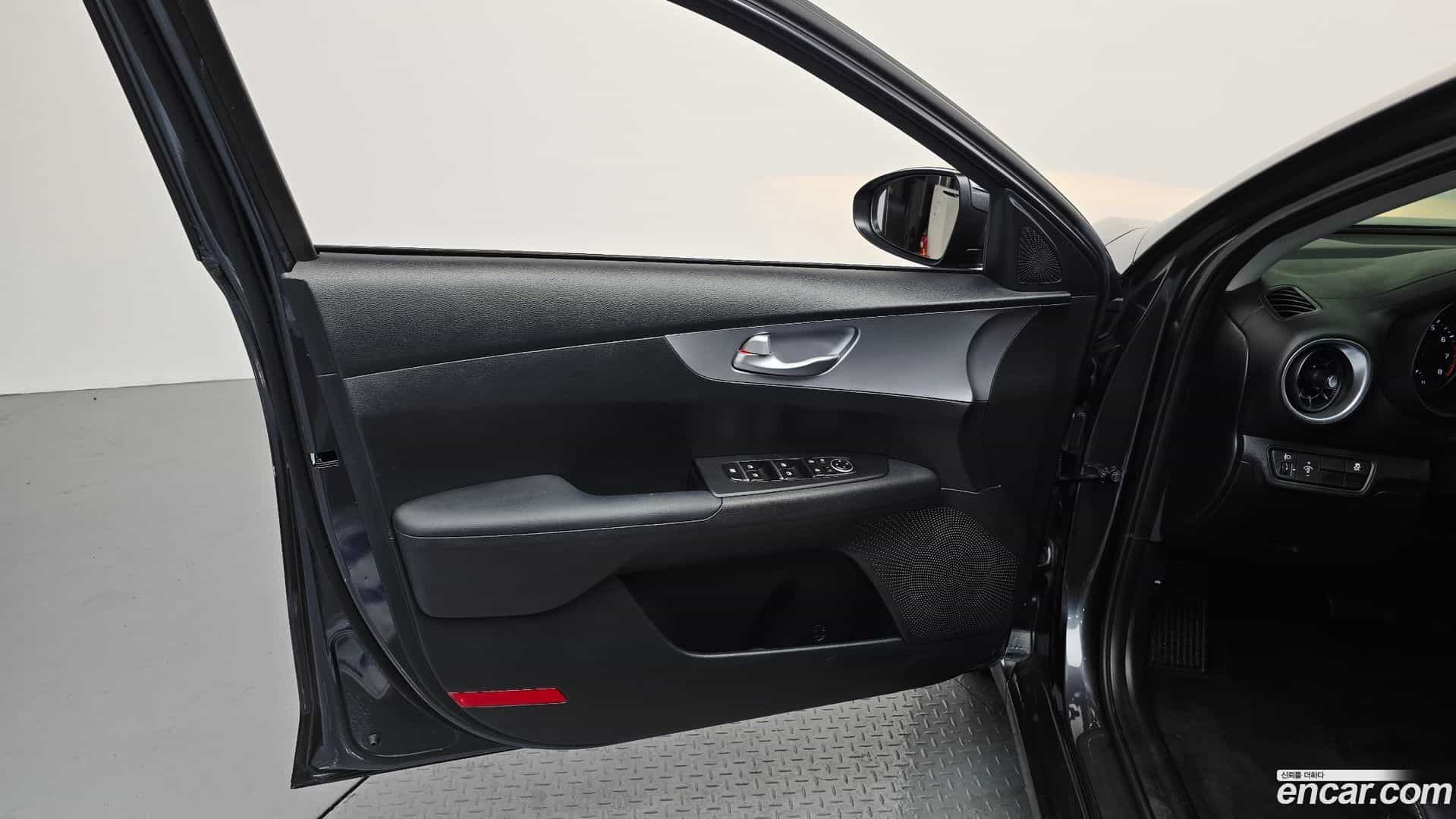 K3 Kia 2023.1-INNER-034