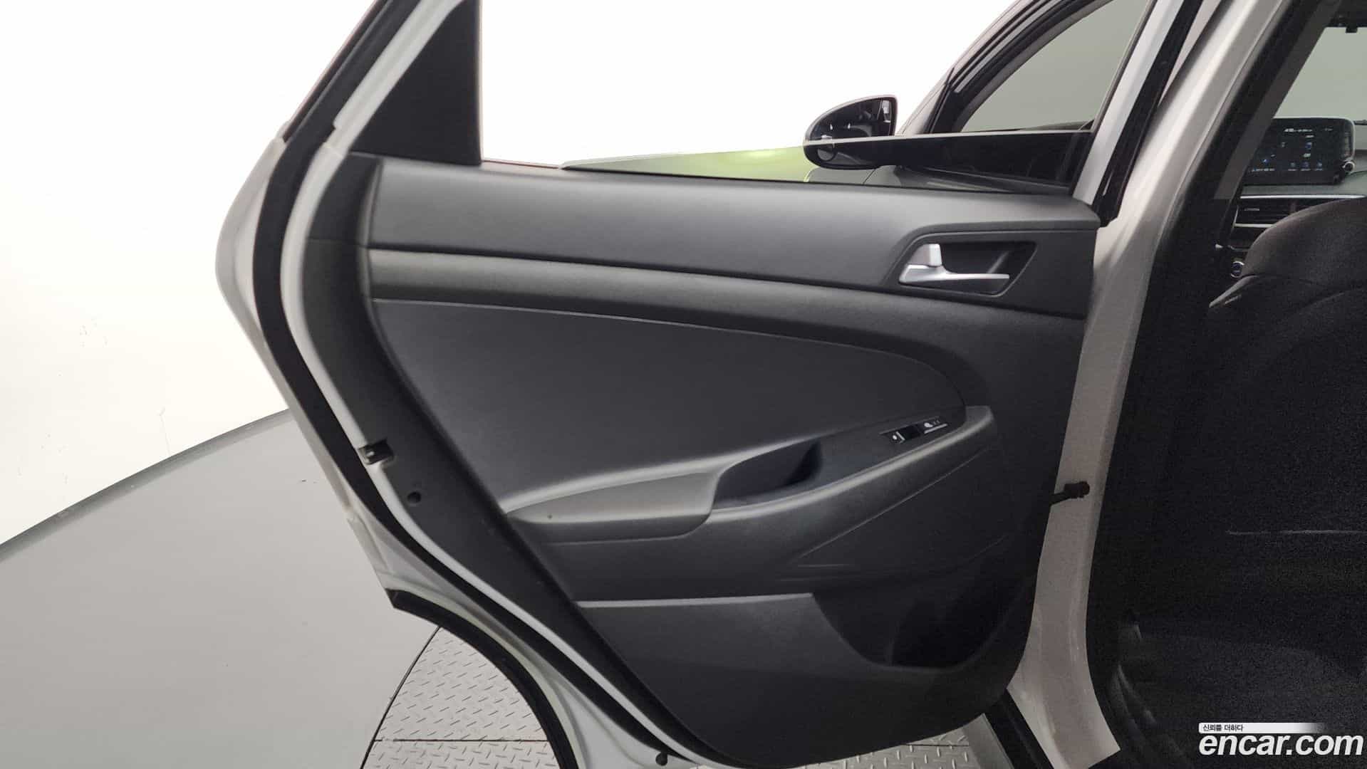 Tucson Hyundai 2019.1-INNER-035