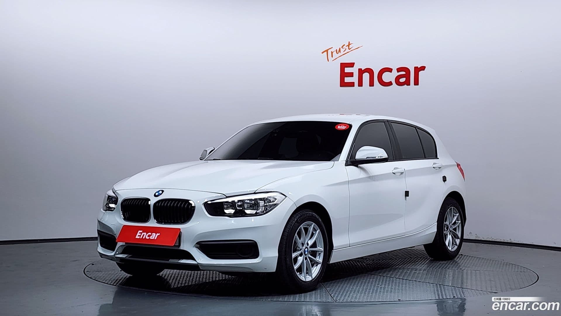 Main__Slider__Photo:1-Series BMW 2018.11-0