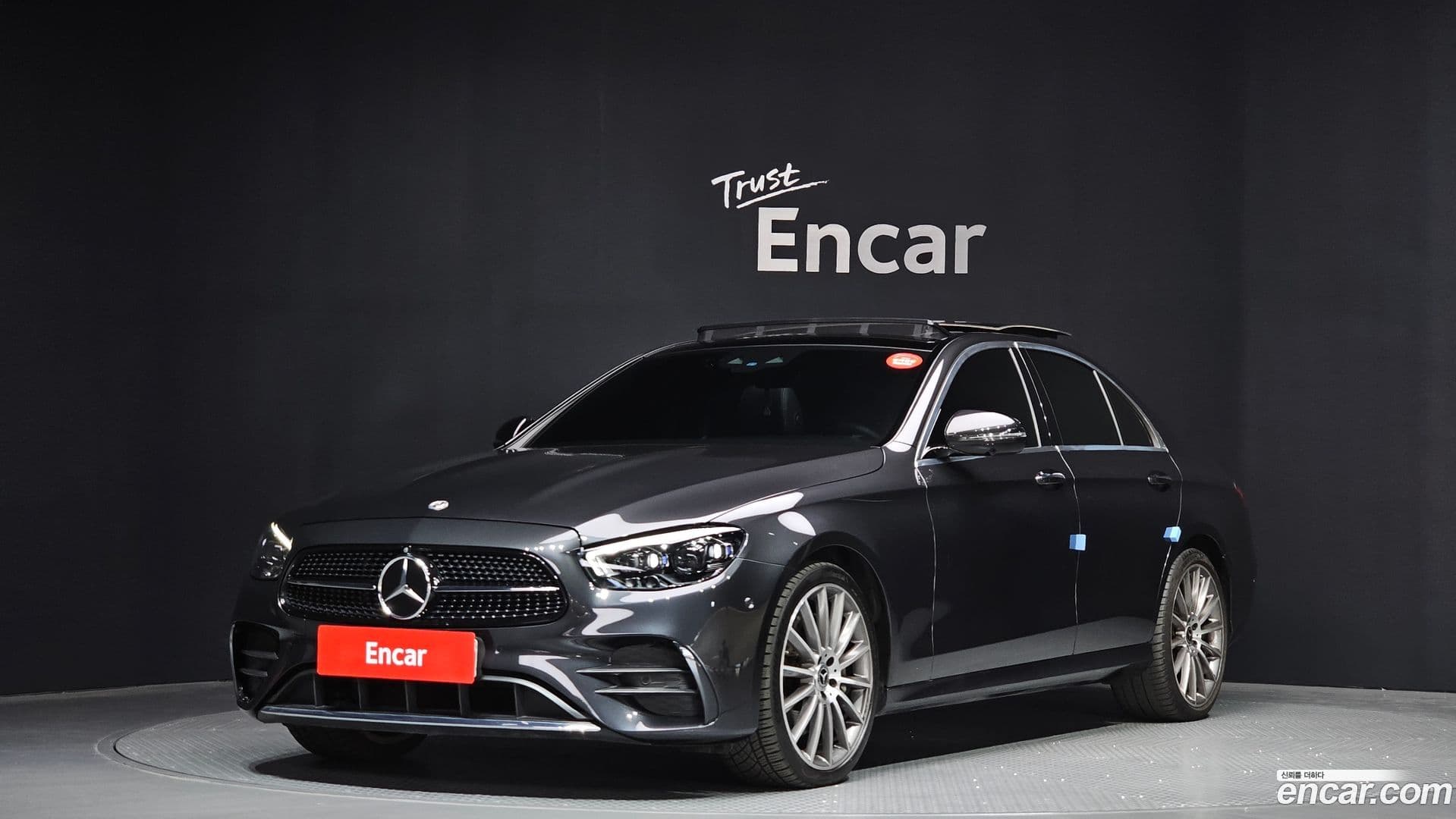 Main__Slider__Photo:E-Class Mercedes-Benz 2022.3-0