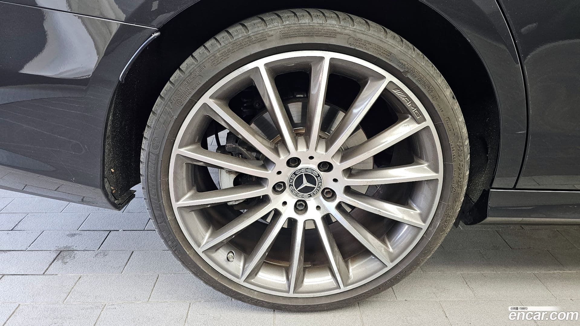 Main__Slider__Photo:E-Class Mercedes-Benz 2022.3-4