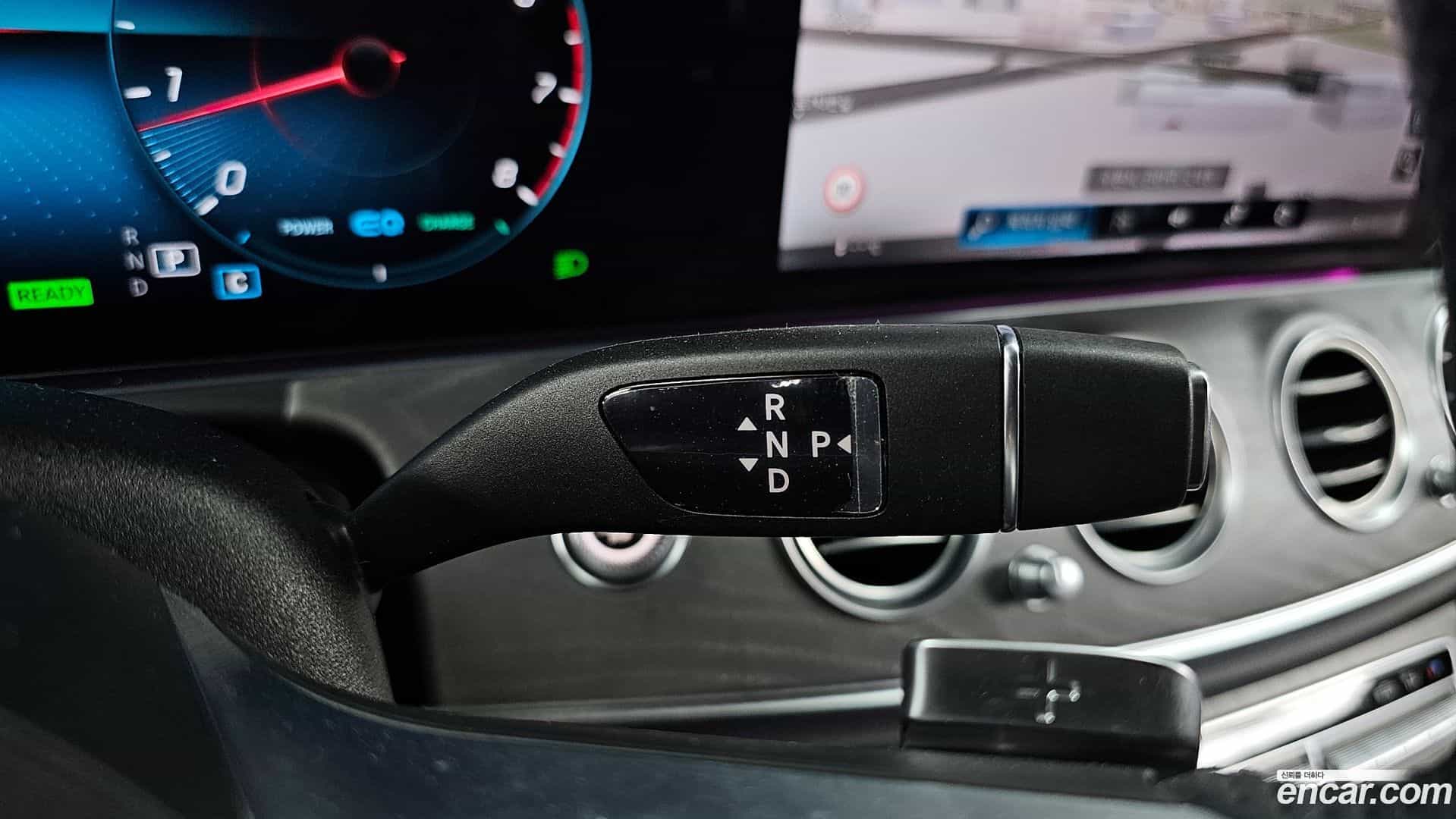 E-Class Mercedes-Benz 2022.3-INNER-009