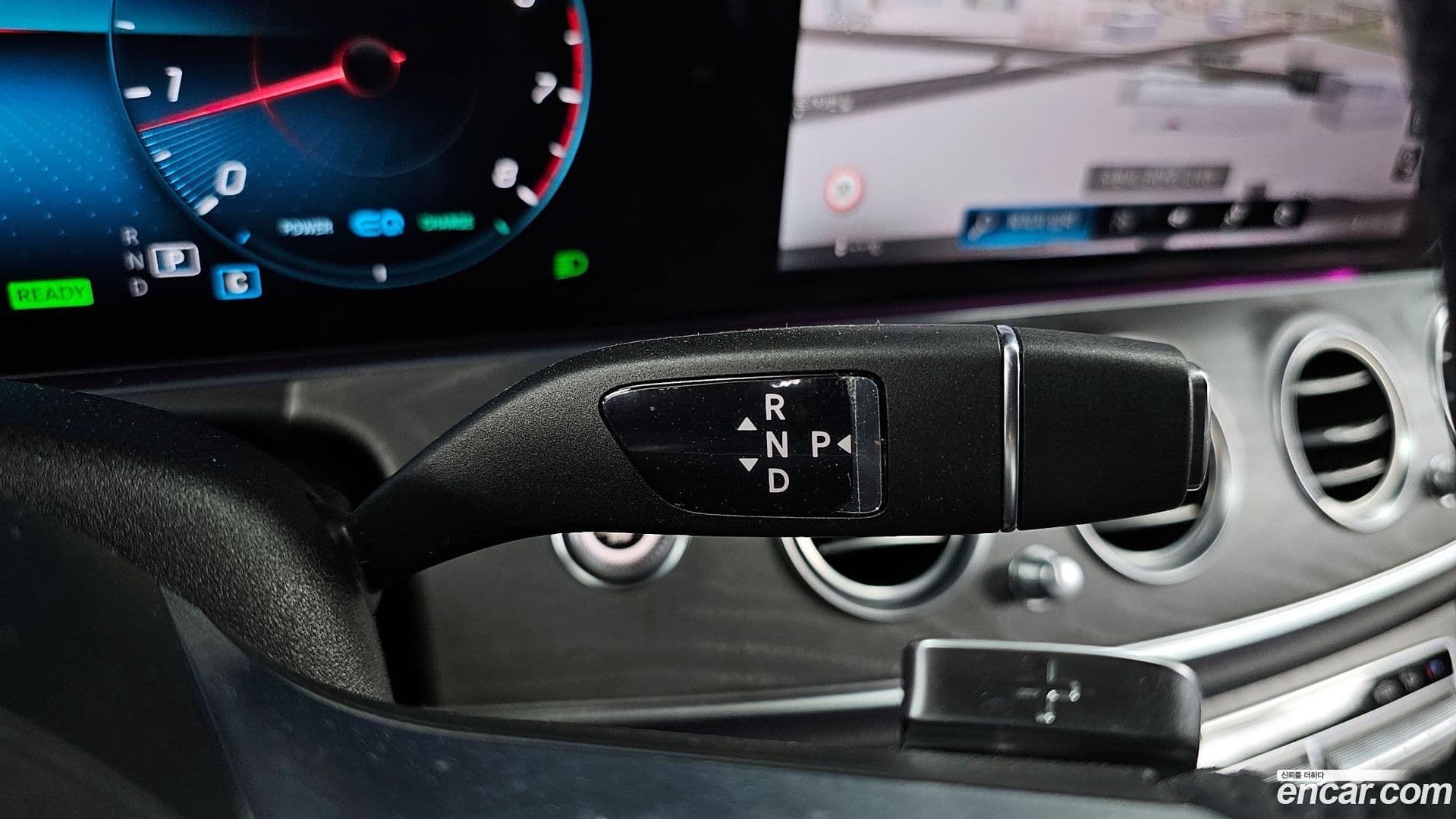 Main__Slider__Photo:E-Class Mercedes-Benz 2022.3-8