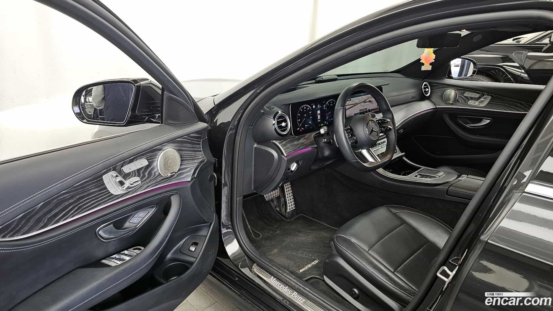 E-Class Mercedes-Benz 2022.3-INNER-010