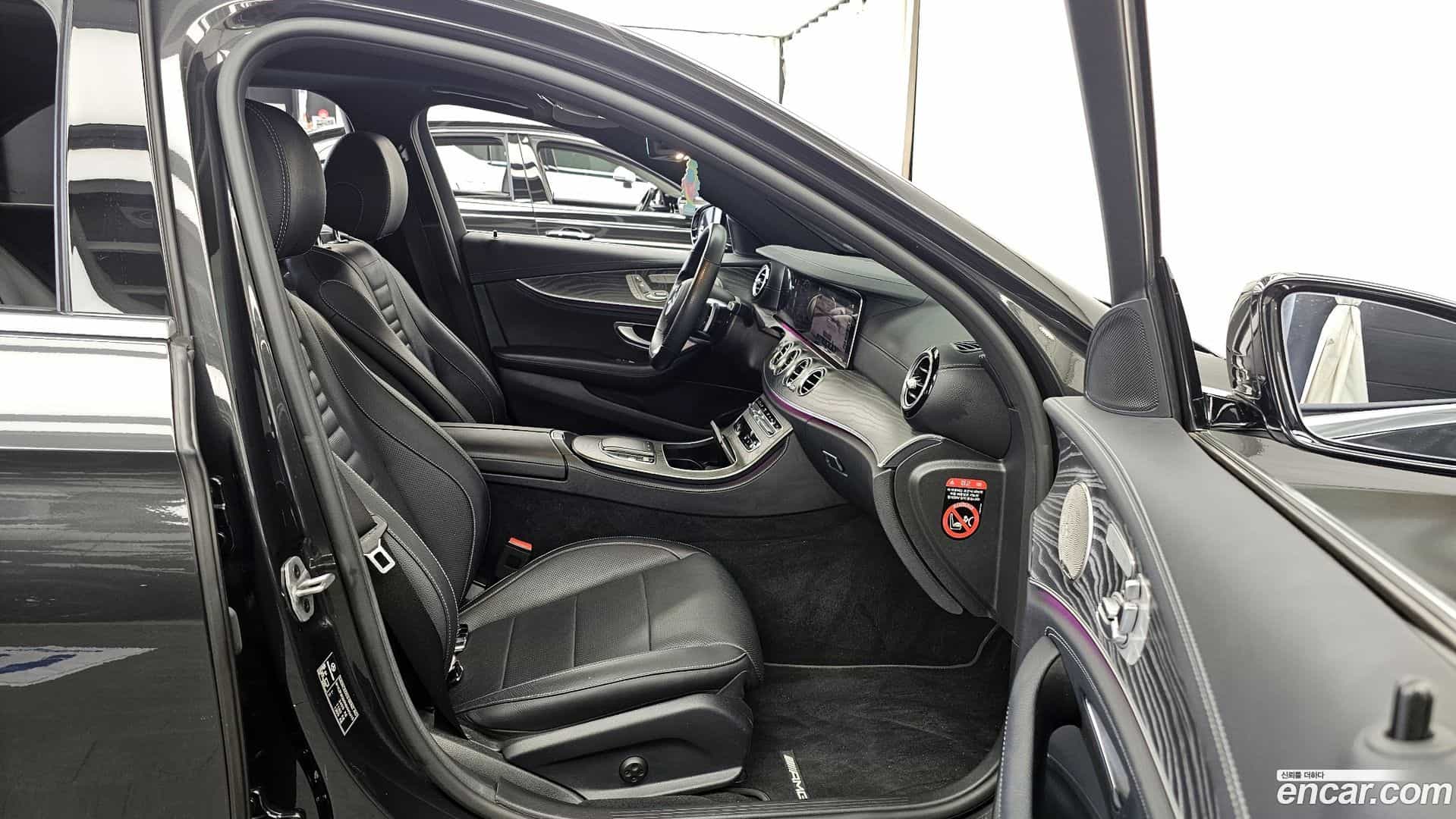 E-Class Mercedes-Benz 2022.3-OPTION-015