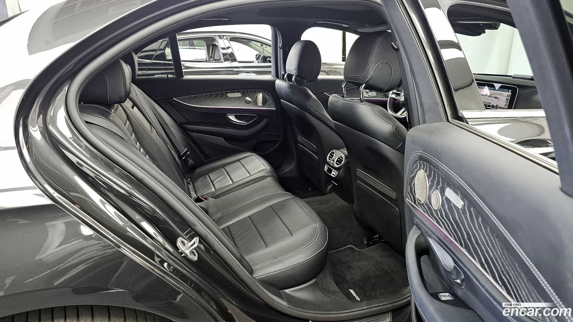 E-Class Mercedes-Benz 2022.3-OPTION-016