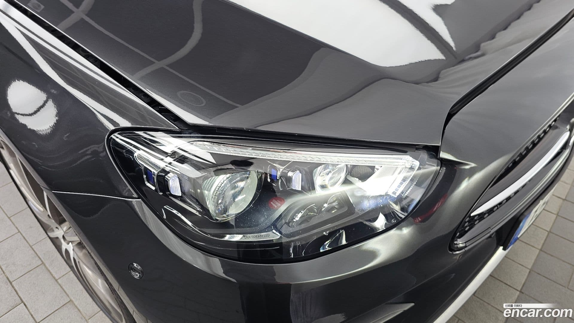 Main__Slider__Photo:E-Class Mercedes-Benz 2022.3-21