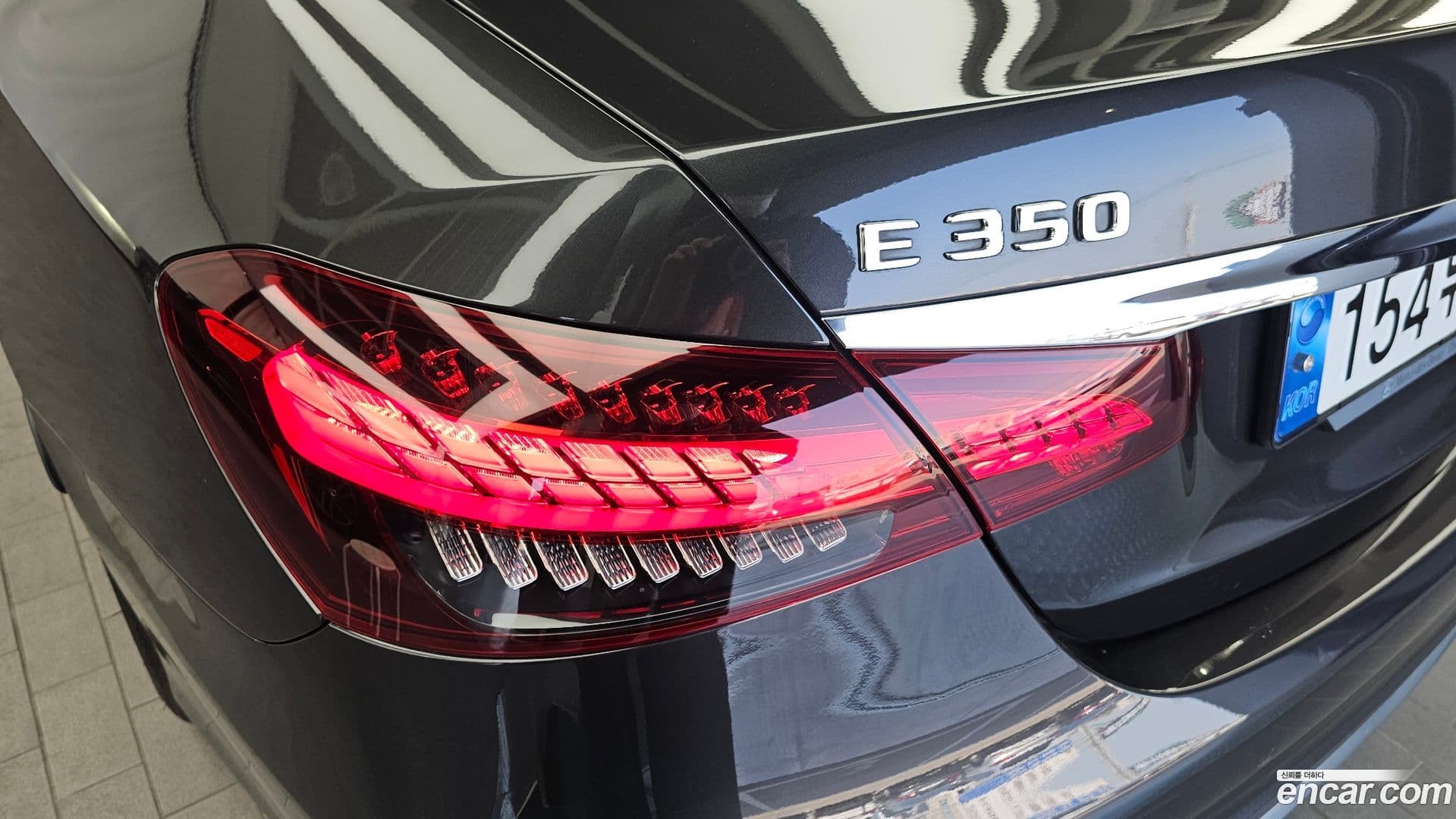 Main__Slider__Photo:E-Class Mercedes-Benz 2022.3-22