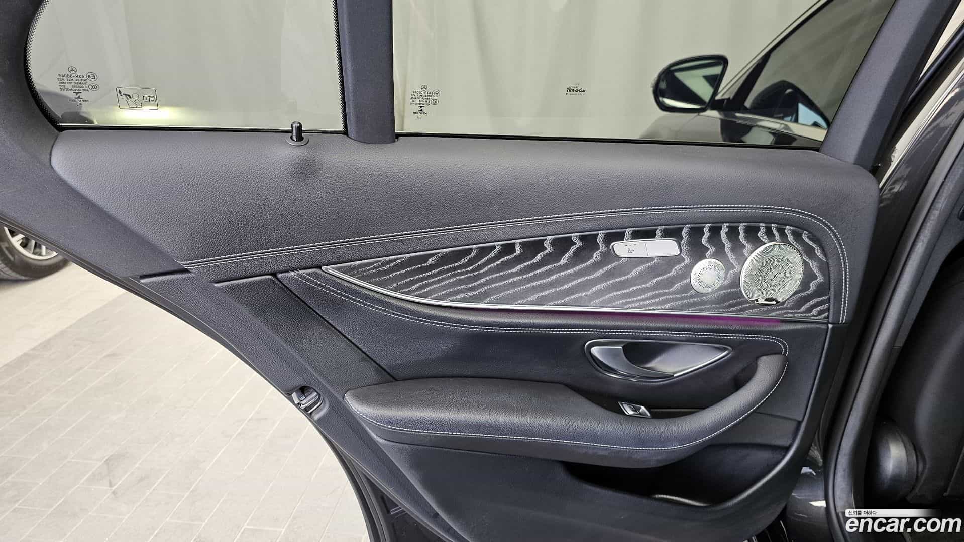 E-Class Mercedes-Benz 2022.3-INNER-035