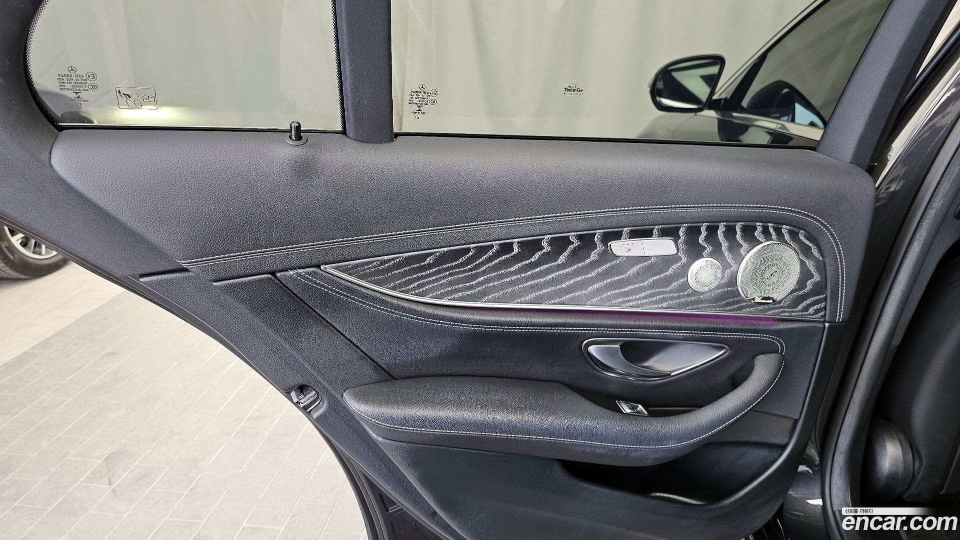 Main__Slider__Photo:E-Class Mercedes-Benz 2022.3-24