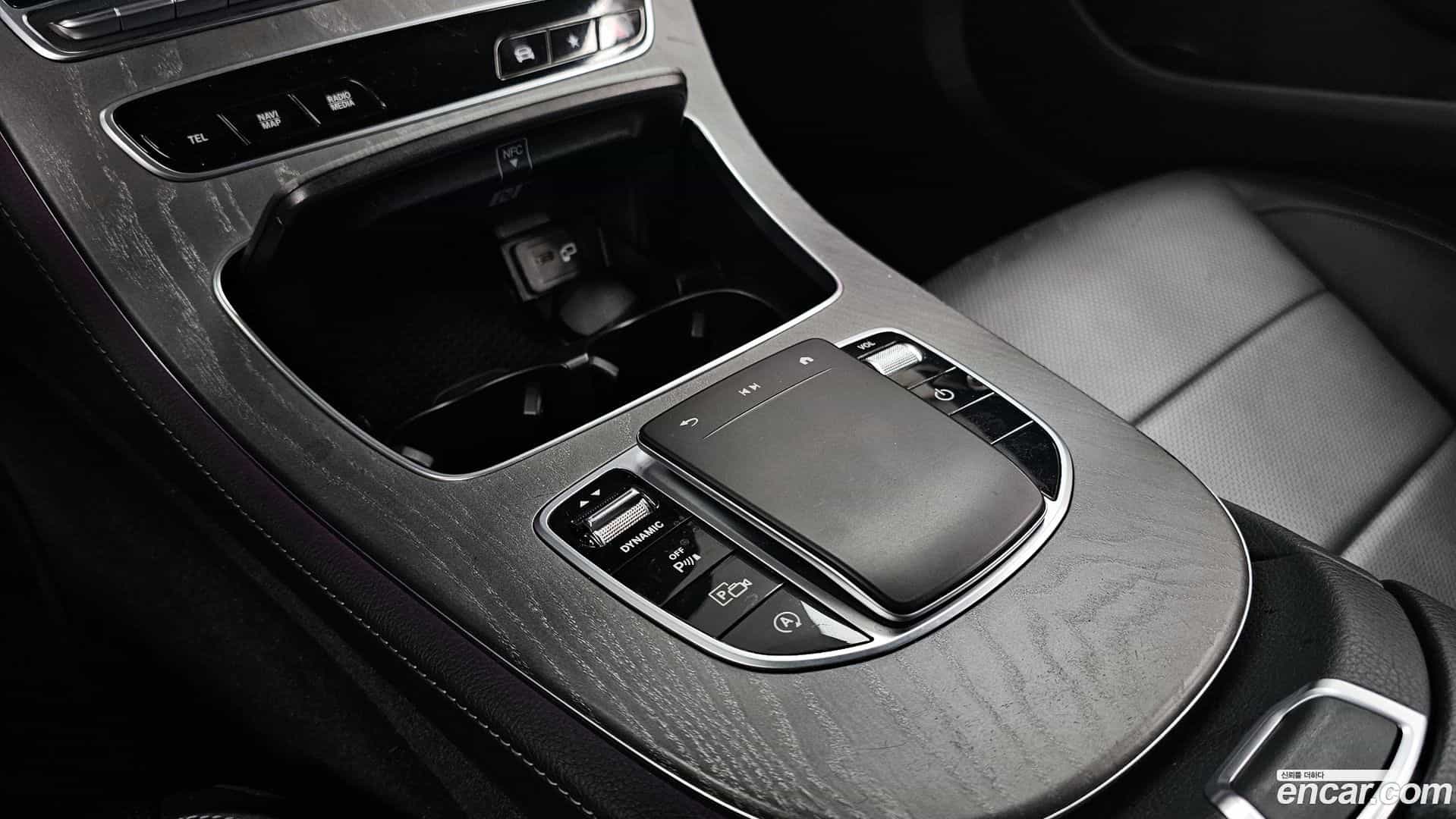 E-Class Mercedes-Benz 2022.3-OPTION-044