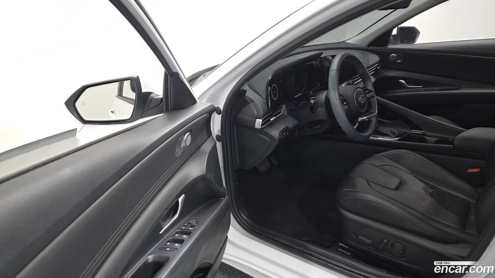 Main__Slider__Photo:AVANTE Hyundai 2022.3-9