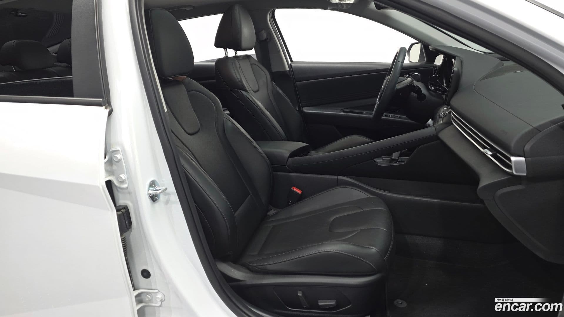 Main__Slider__Photo:AVANTE Hyundai 2022.3-11