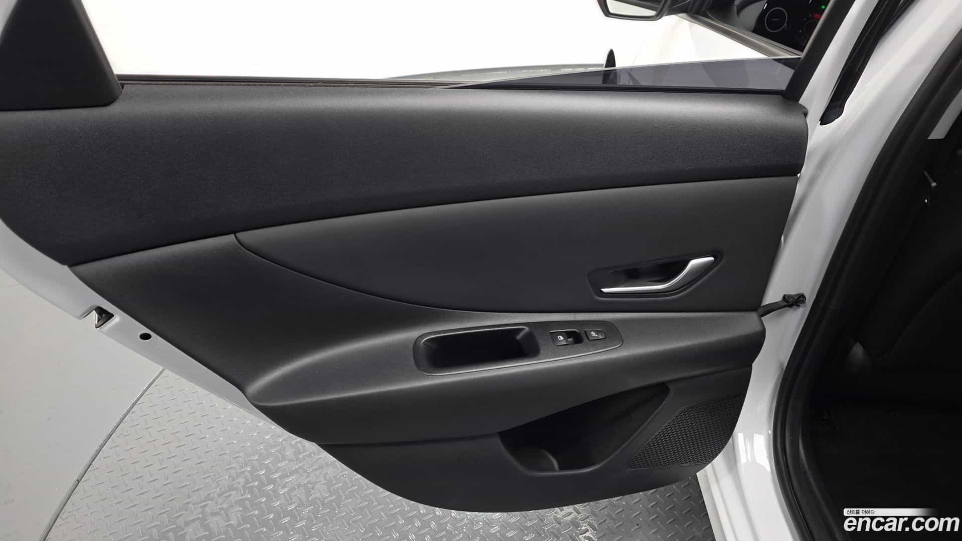 AVANTE Hyundai 2022.3-INNER-035