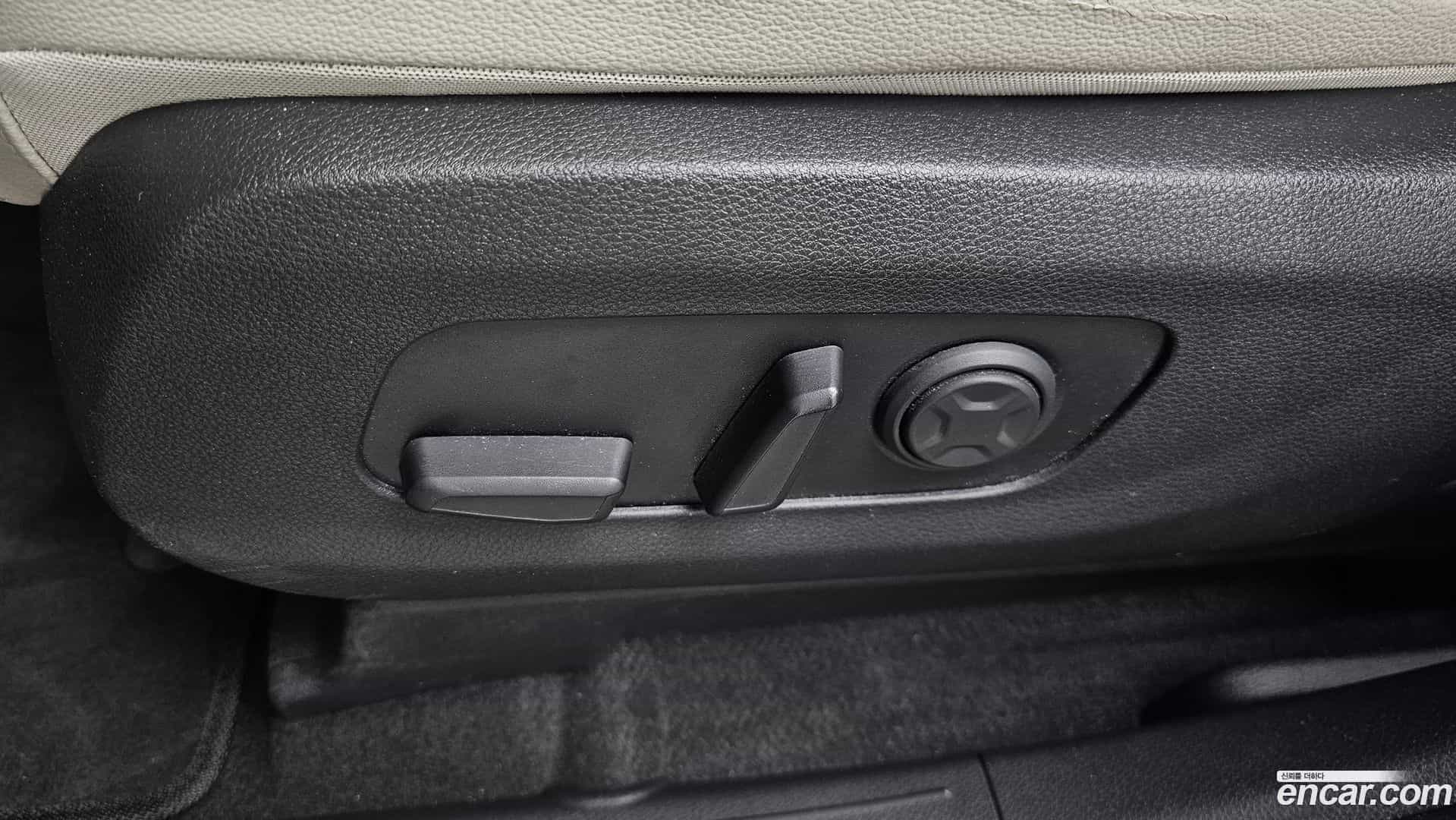 Canival Kia 2023.4-OPTION-044