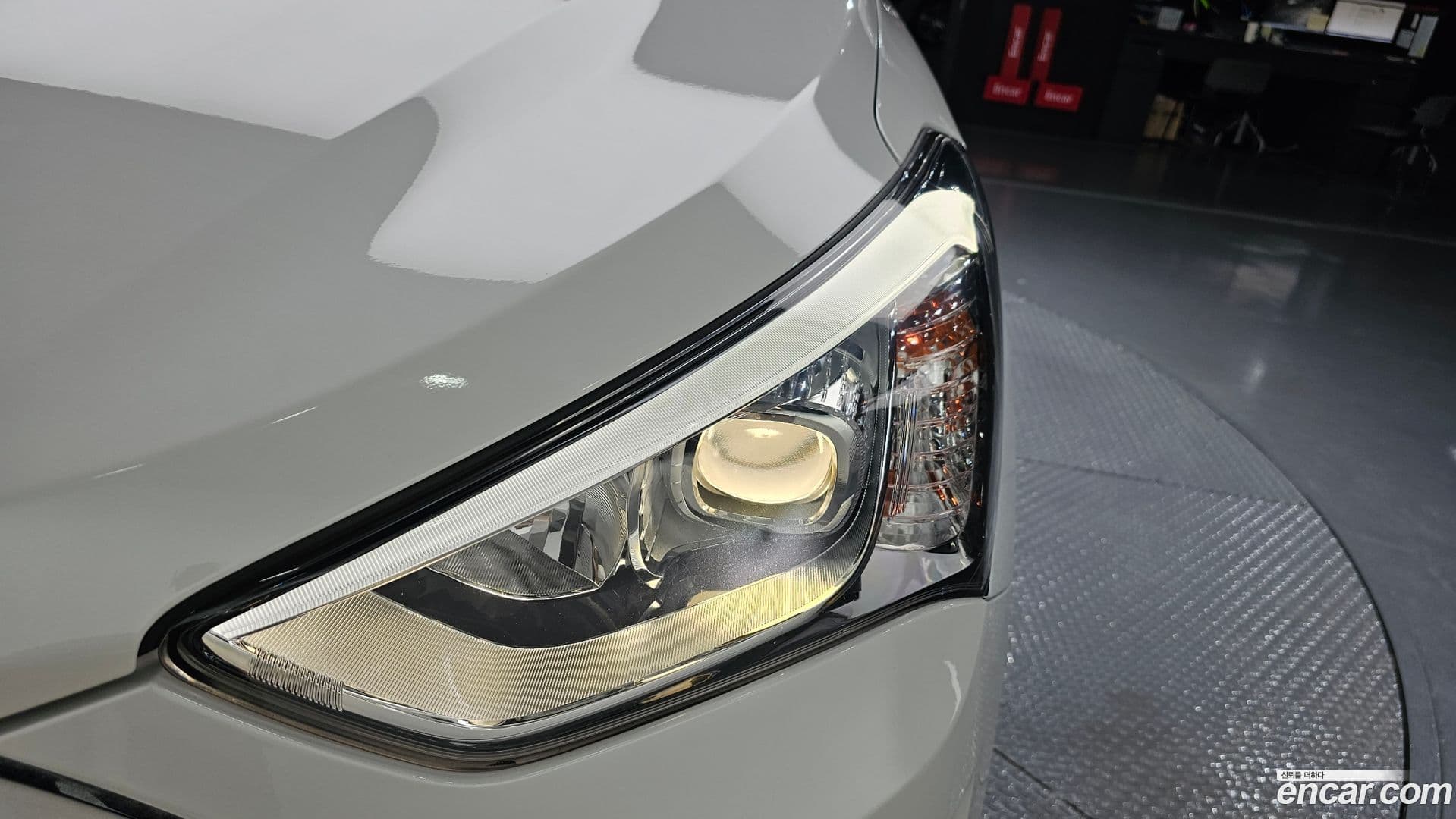 Main__Slider__Photo:Santafe Hyundai 2014.4-21