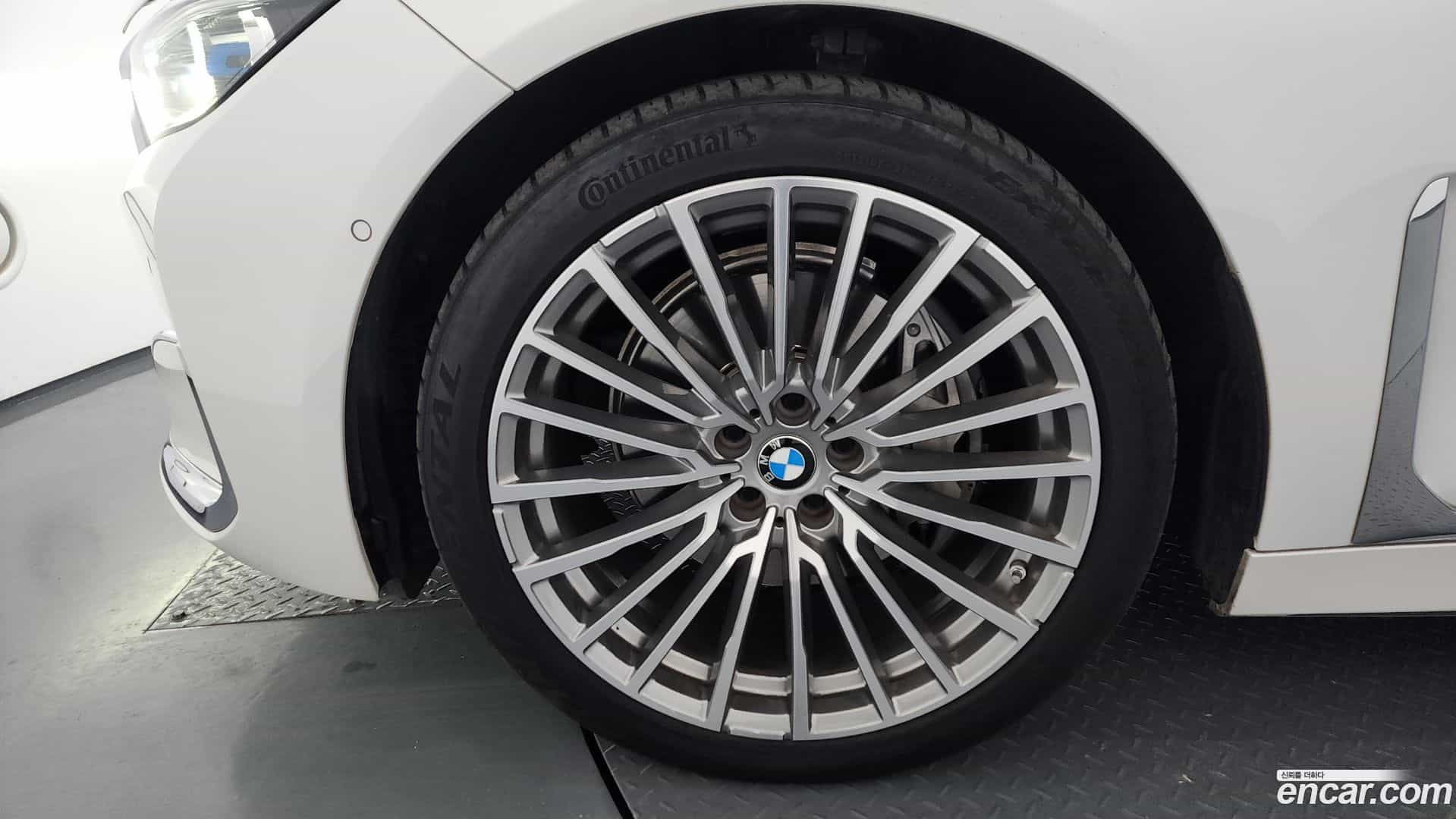 7-Series BMW 2022.7-OUTER-005