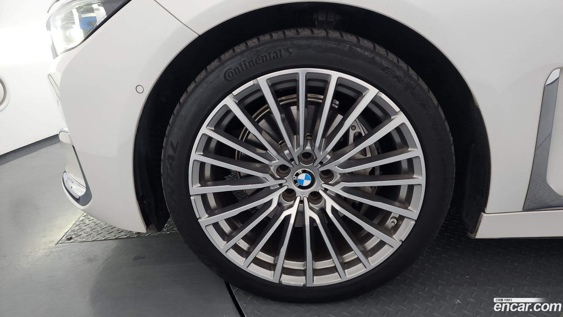 Main__Slider__Photo:7-Series BMW 2022.7-4