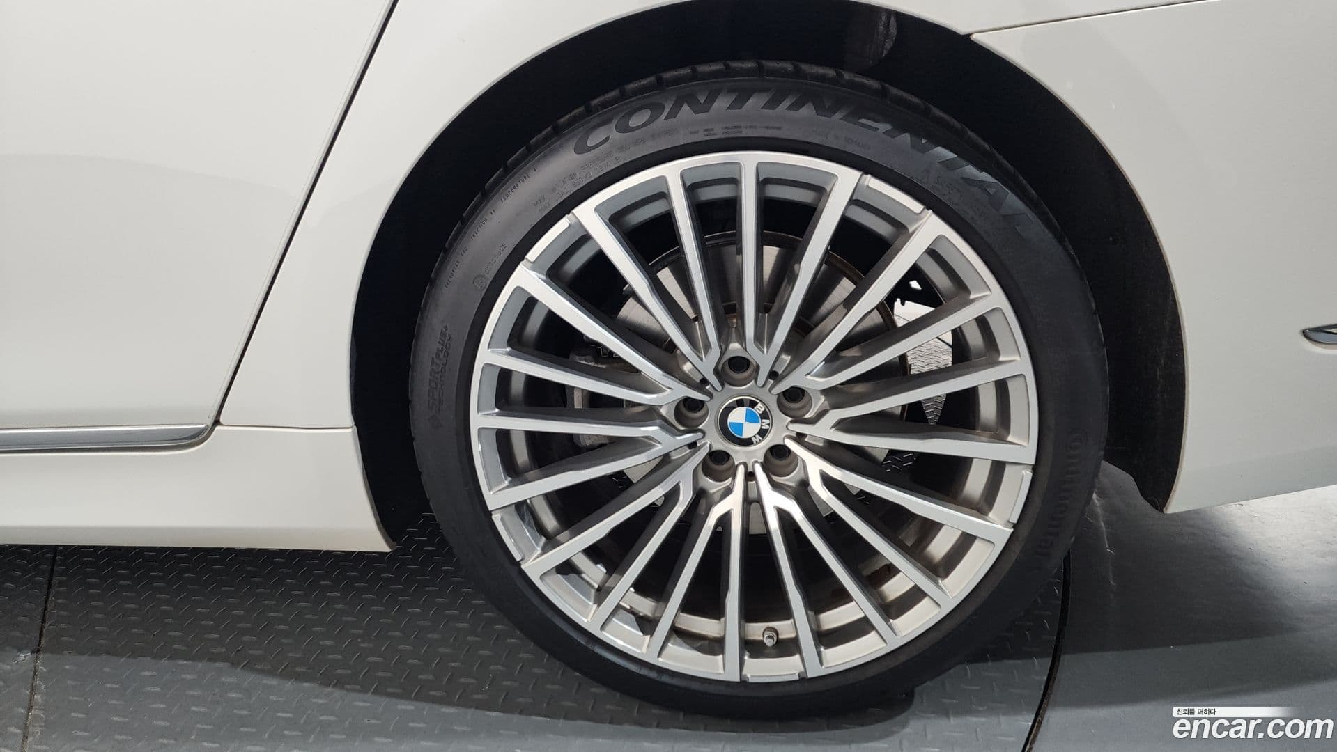 Main__Slider__Photo:7-Series BMW 2022.7-20