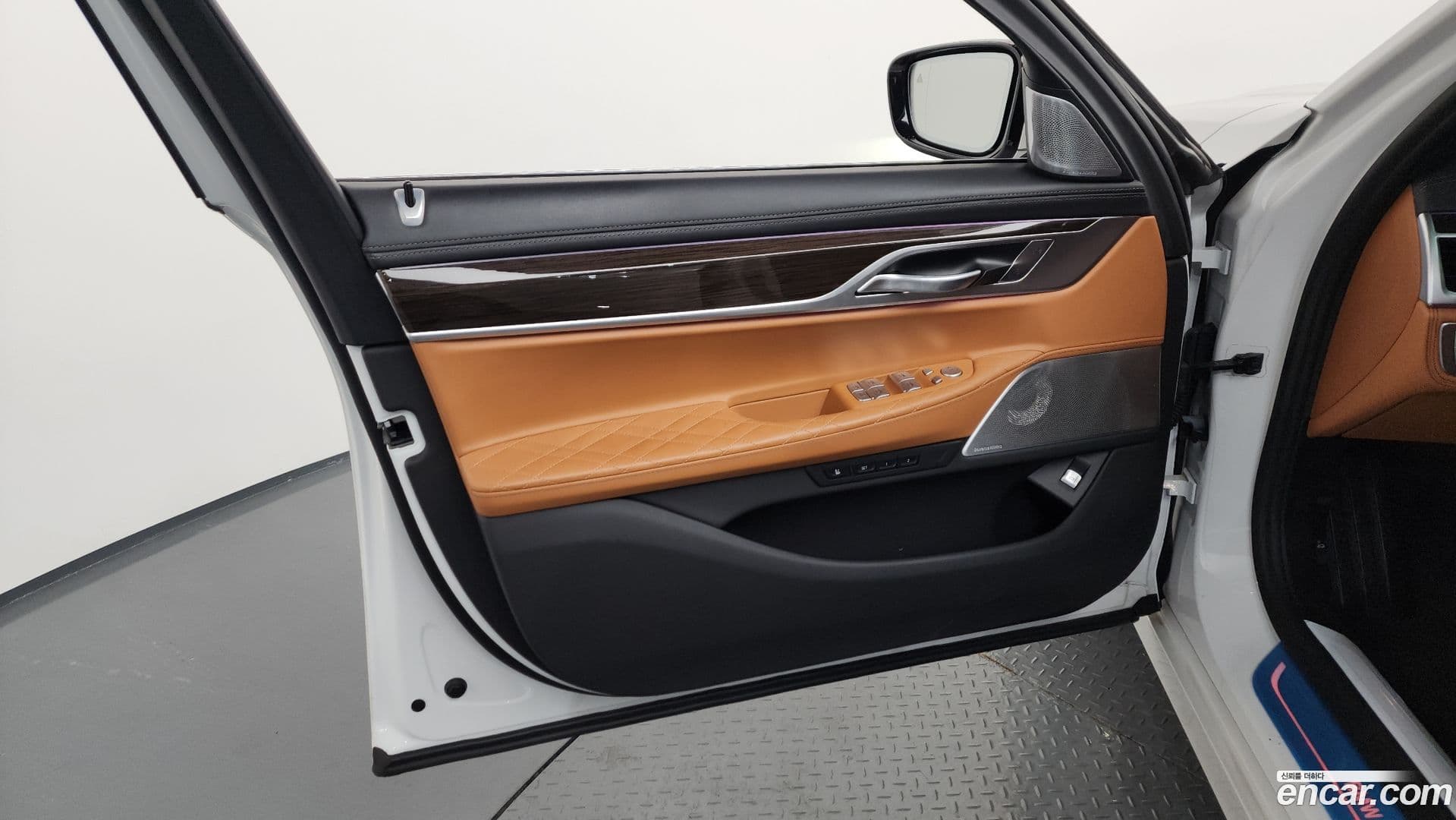Main__Slider__Photo:7-Series BMW 2022.7-23