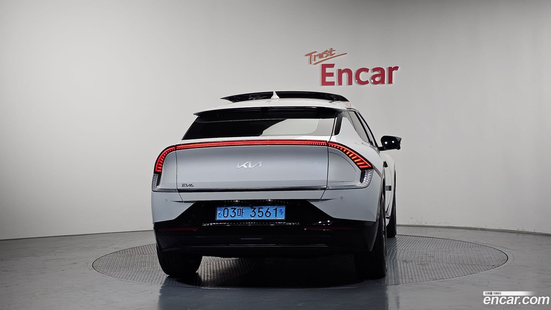 Main__Slider__Photo:EV6 Kia 2022.8-3