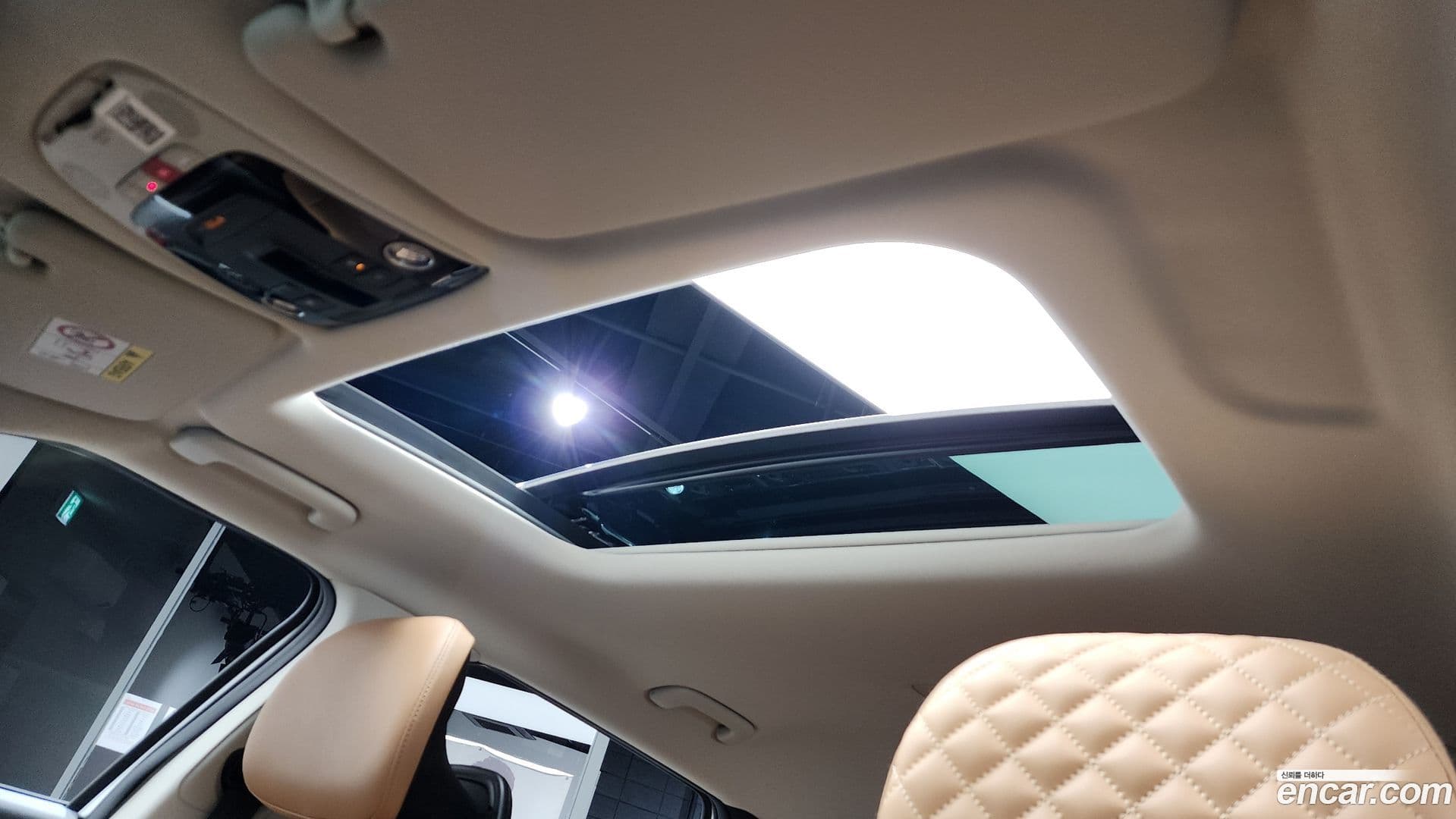 Main__Slider__Photo:EV6 Kia 2022.8-18