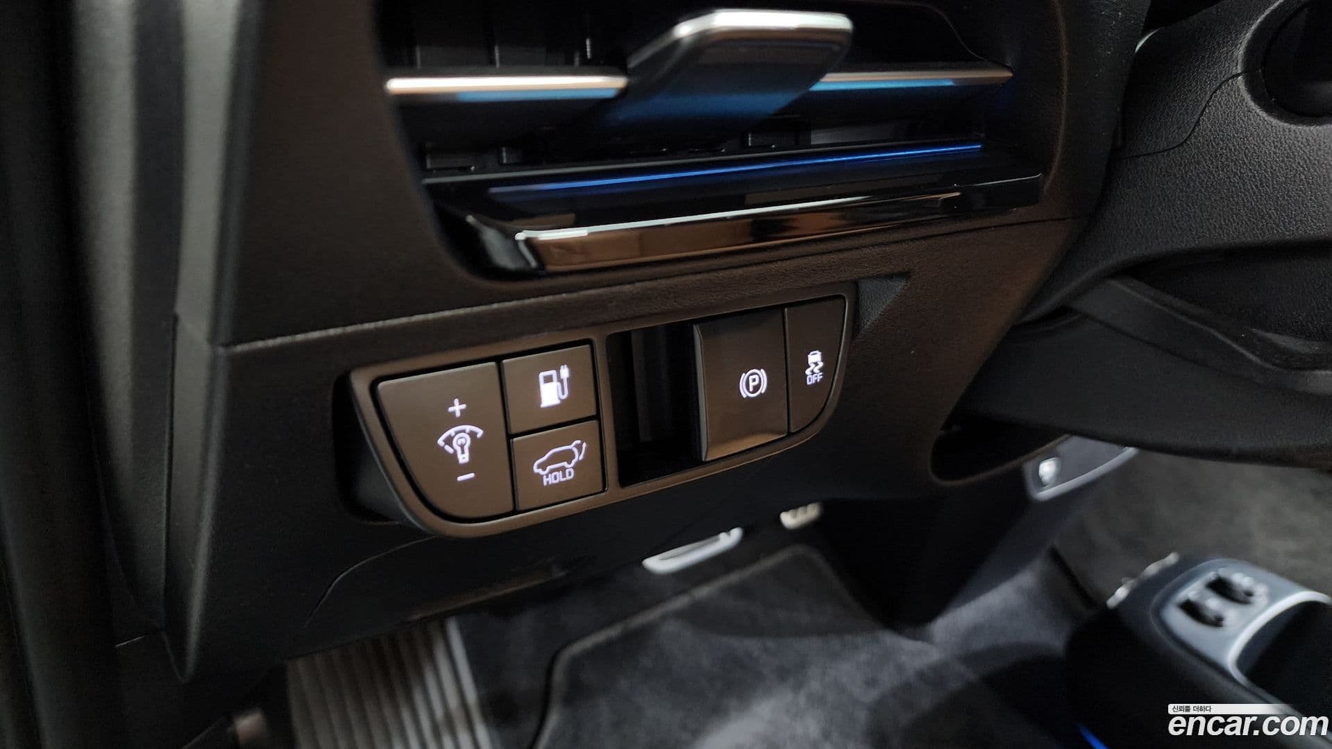 Main__Slider__Photo:EV6 Kia 2022.8-28