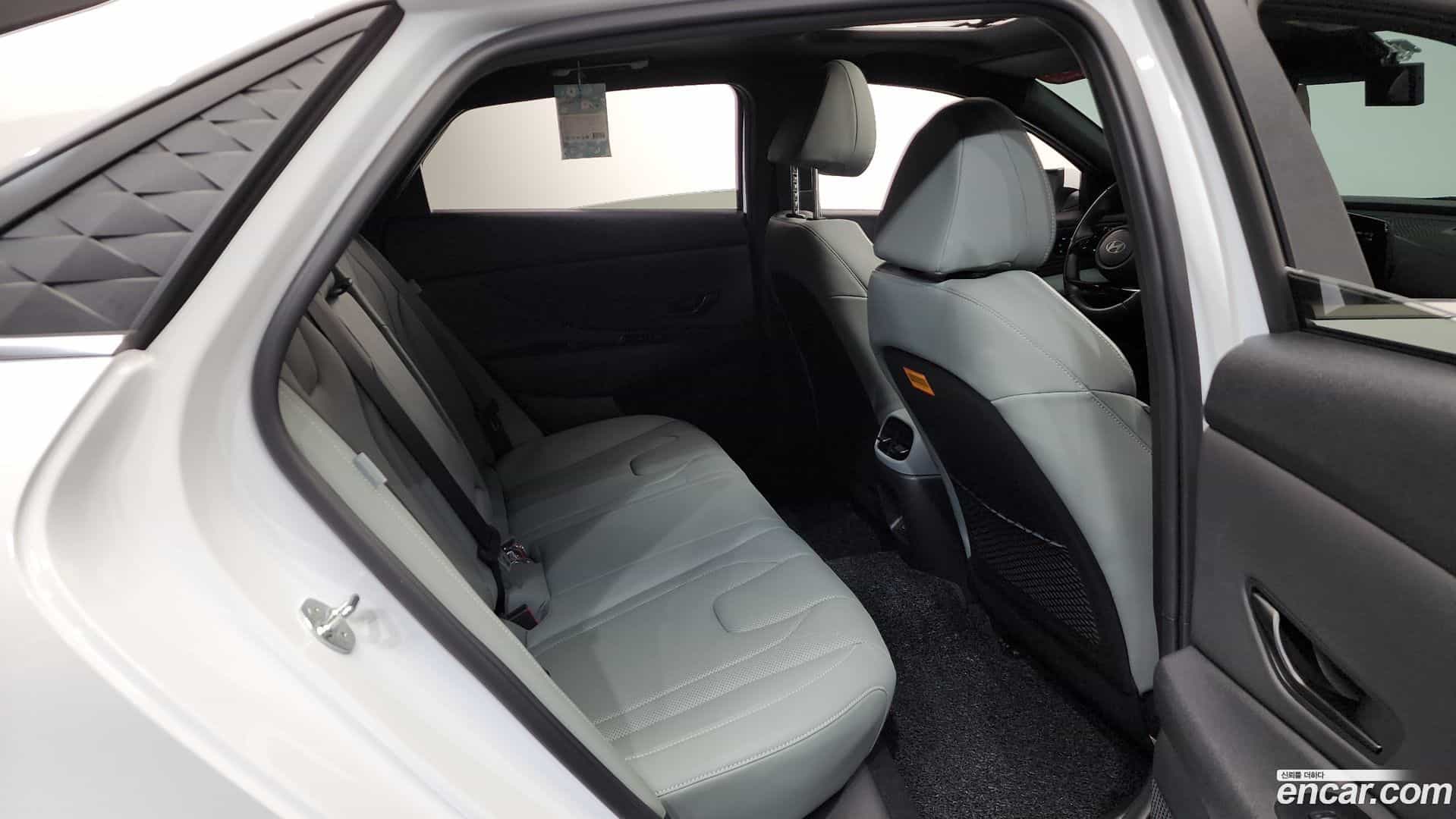 AVANTE Hyundai 2024.0-OPTION-015