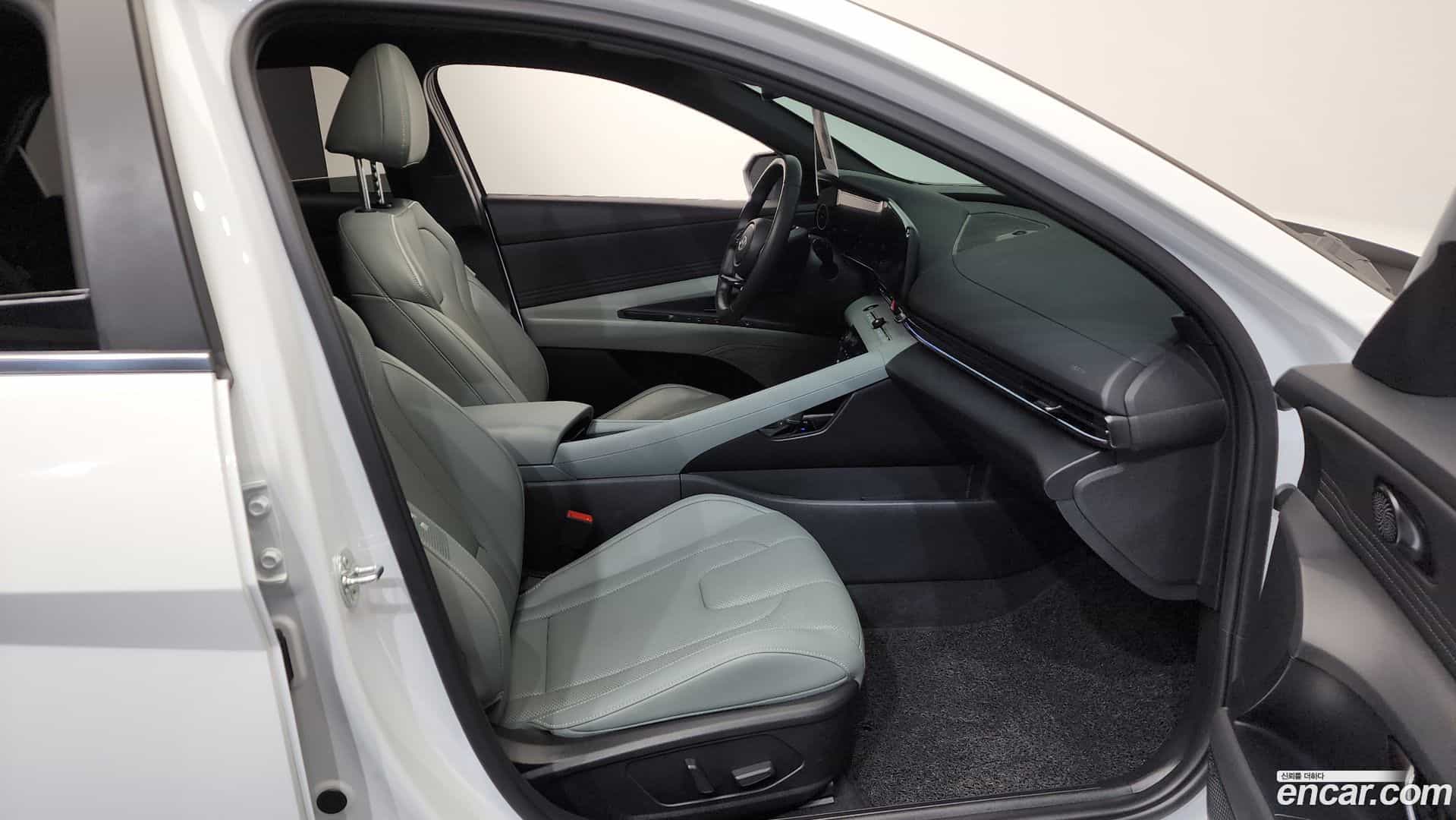 AVANTE Hyundai 2024.0-INNER-036