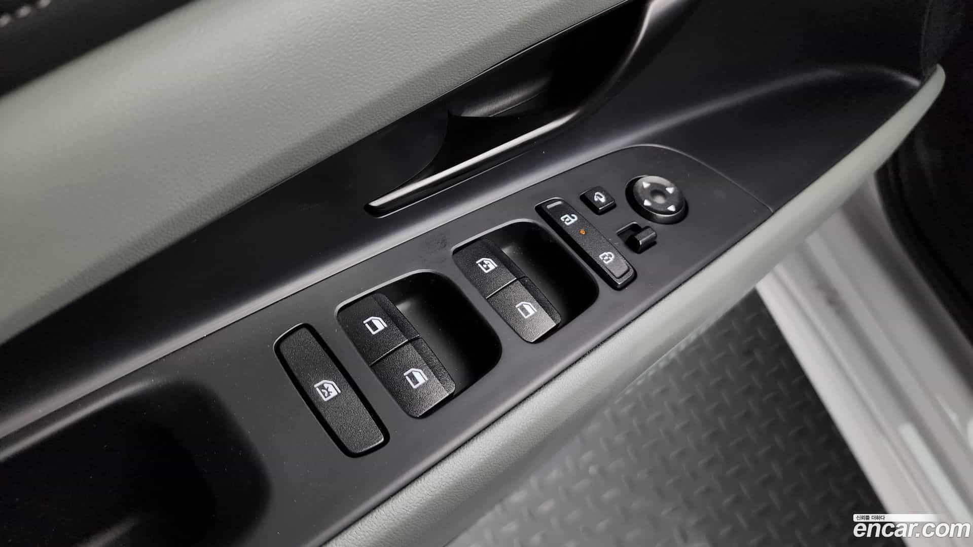 AVANTE Hyundai 2024.0-OPTION-041