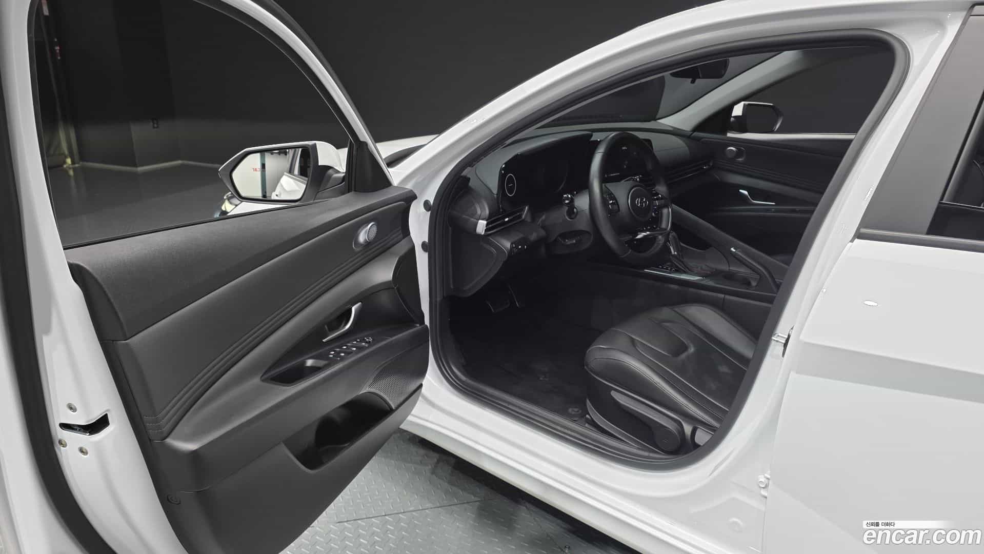 AVANTE Hyundai 2020.4-INNER-010