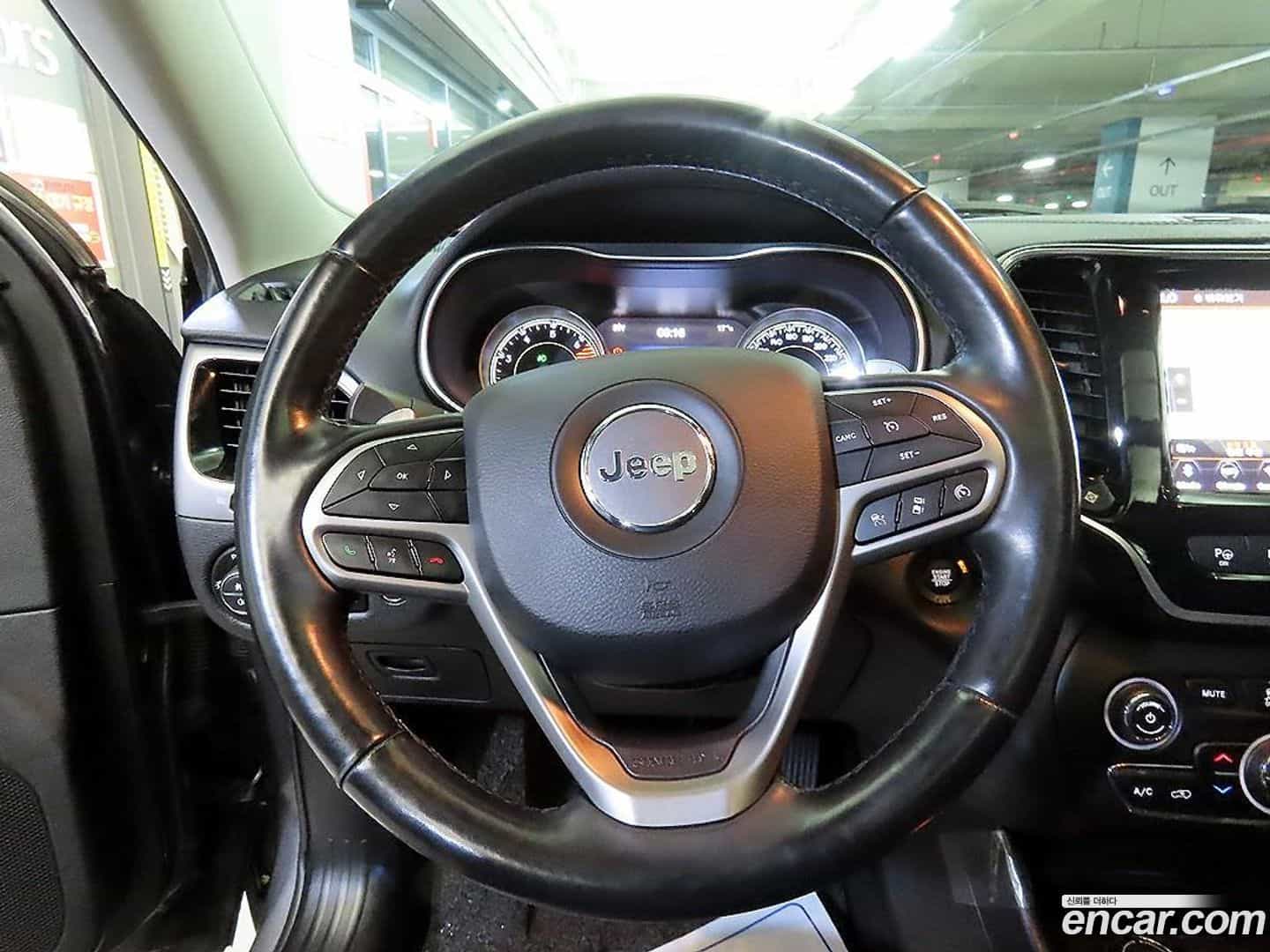 Cherokee Jeep 2020.5-INNER-008