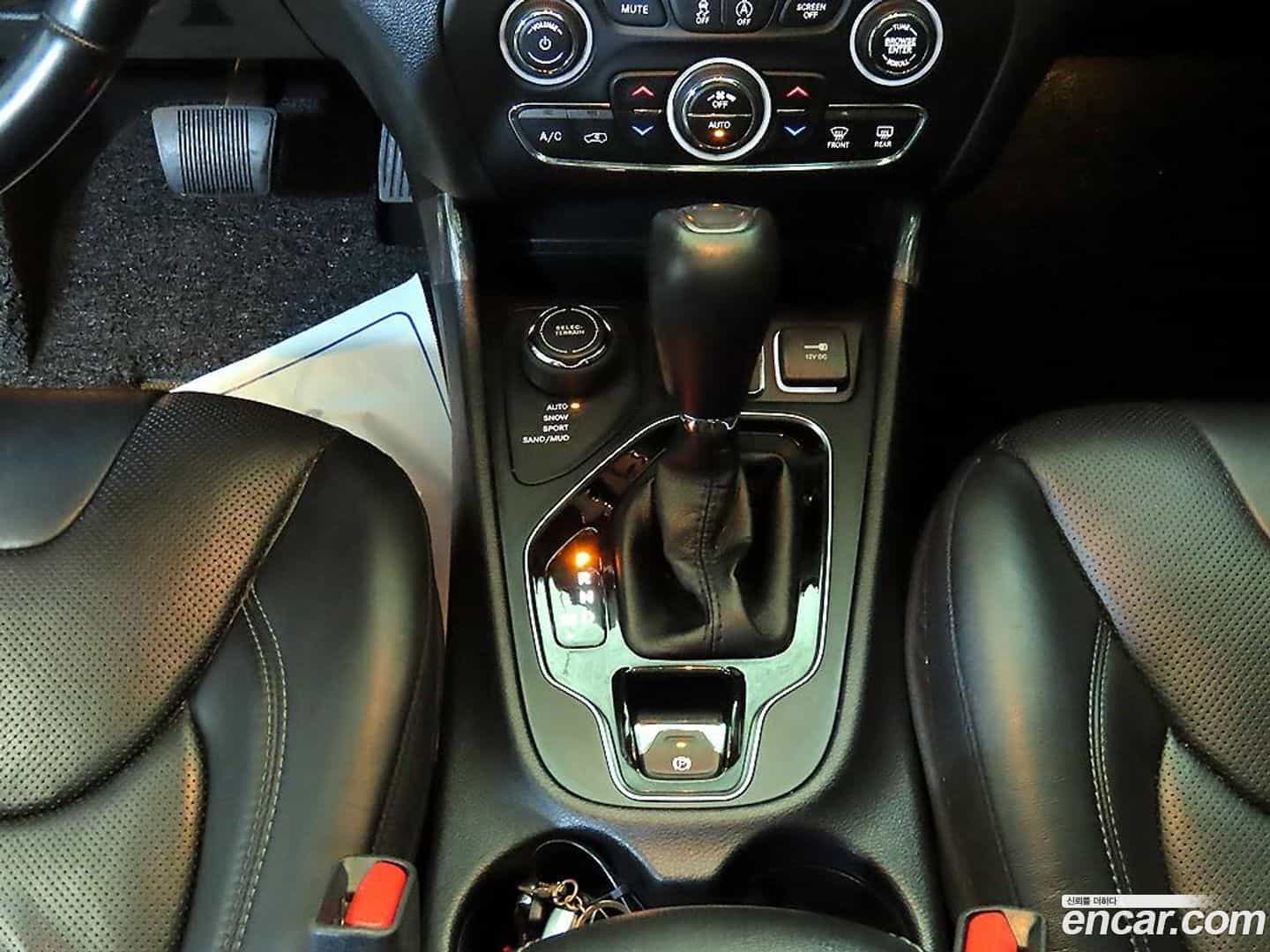 Cherokee Jeep 2020.5-OPTION-016