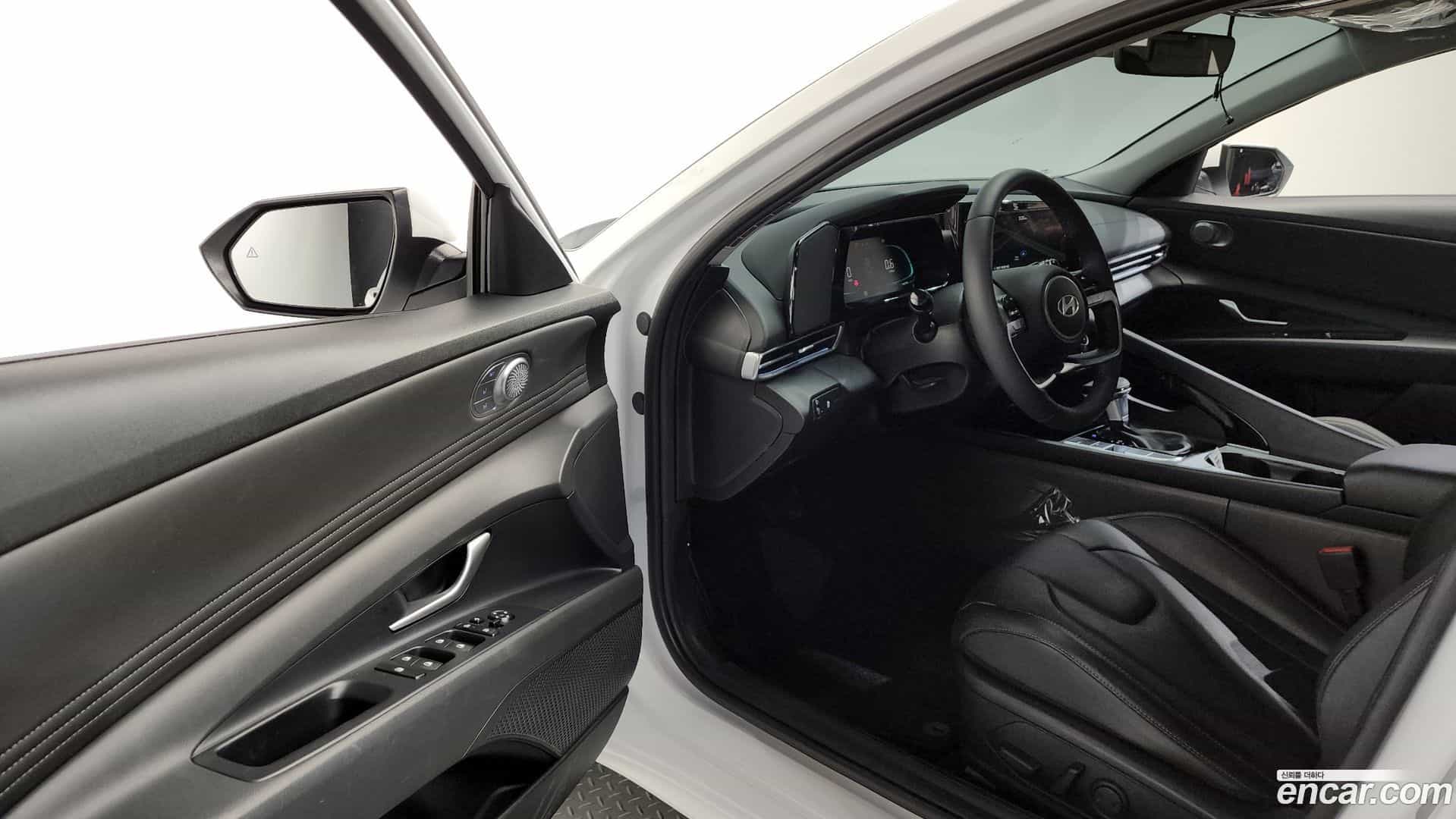 AVANTE Hyundai 2024.10-INNER-010