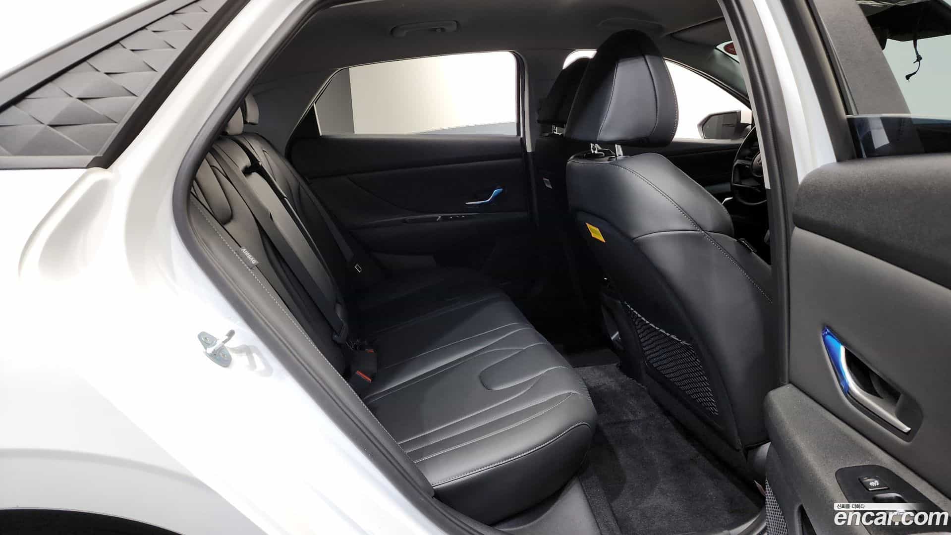 AVANTE Hyundai 2024.10-OPTION-015