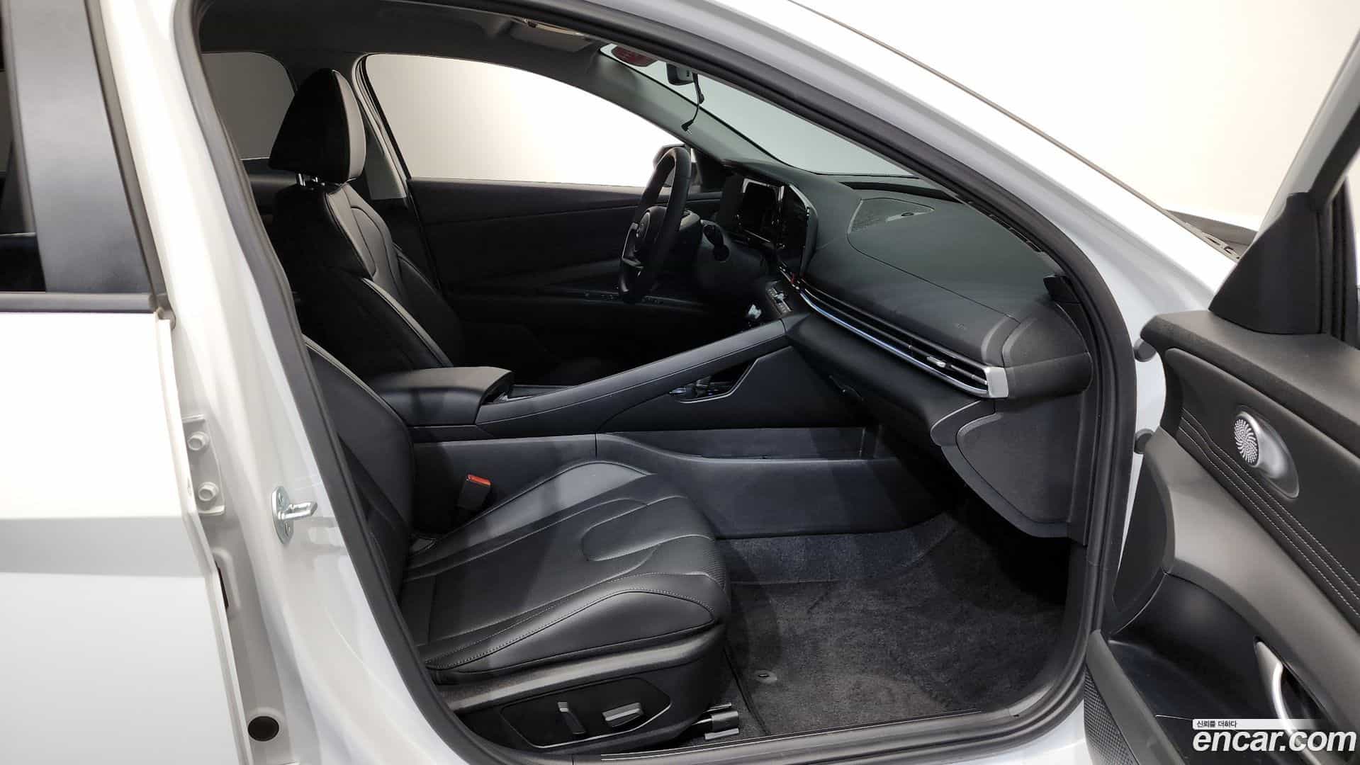 AVANTE Hyundai 2024.10-INNER-036